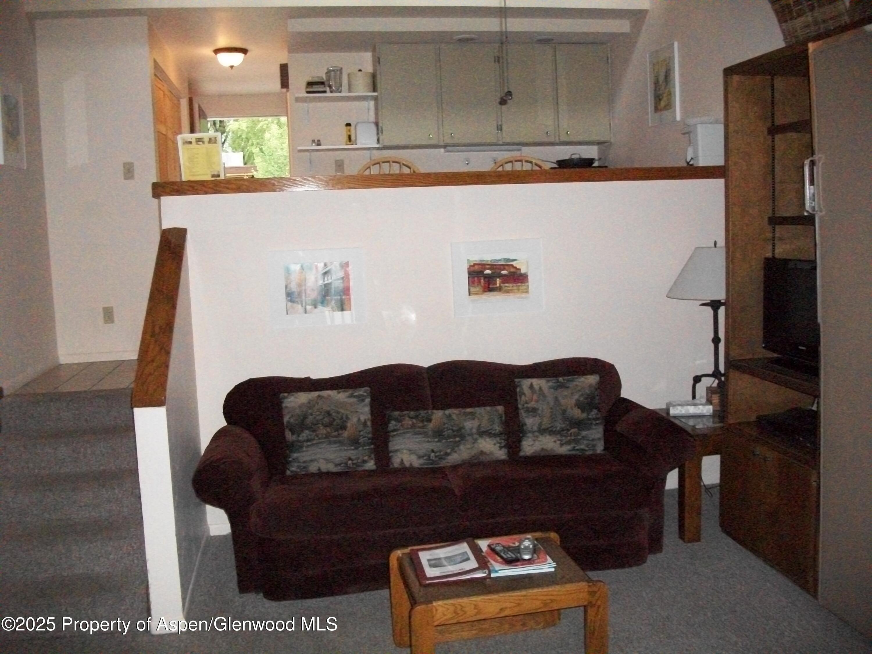 232 W Hyman Avenue #4 (wks 10,20) and #8 (wk 43)