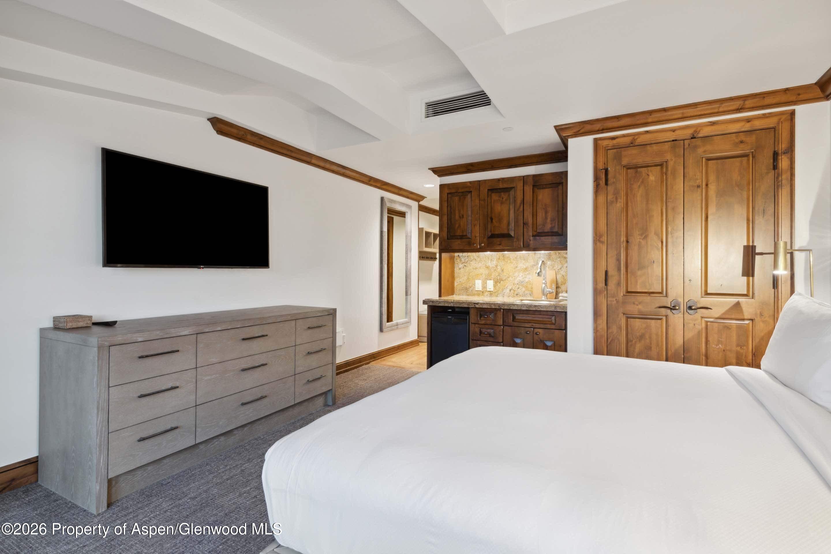 415 E Dean St, Unit 30, Week 10