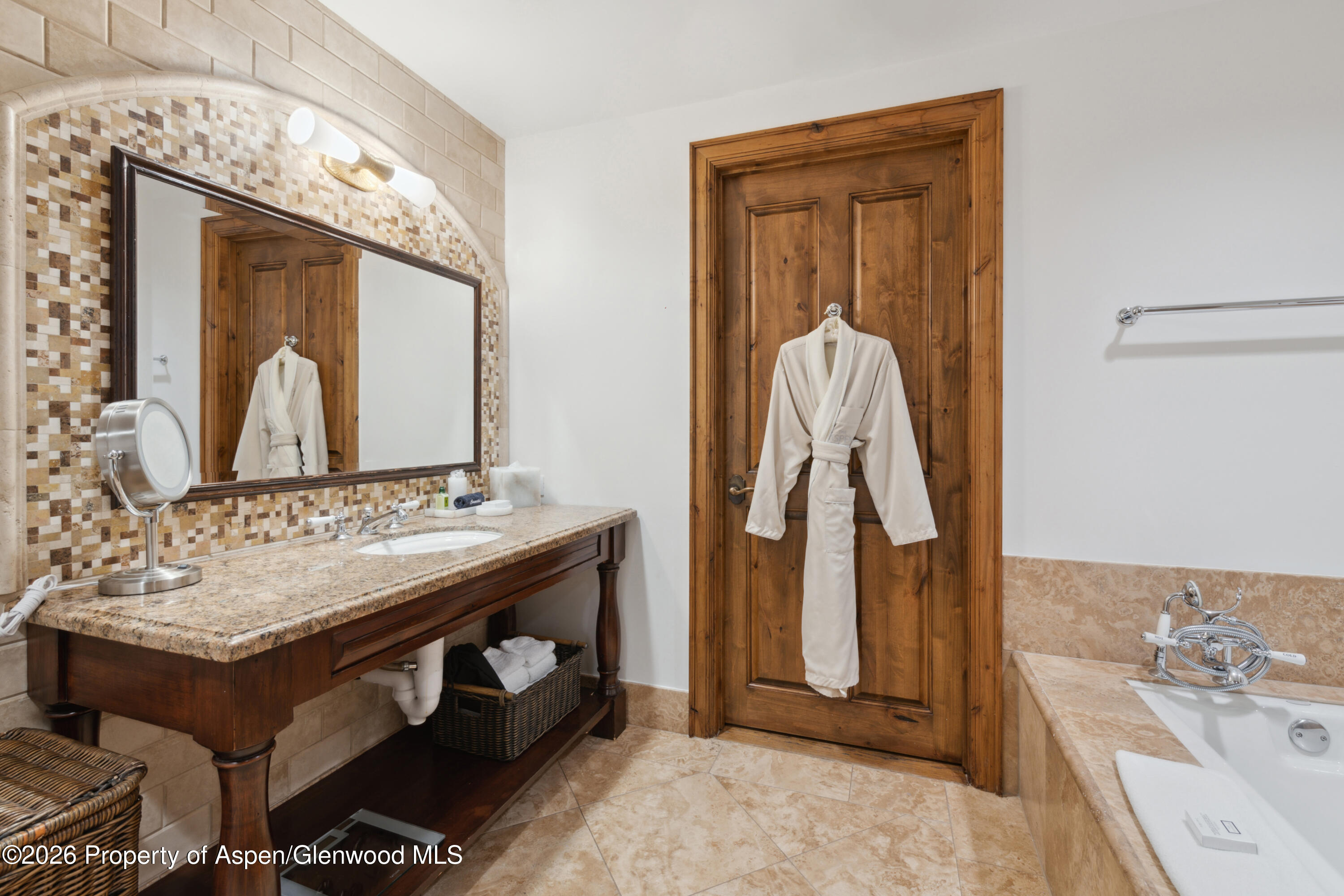 415 E Dean St, Unit 6, Week 11