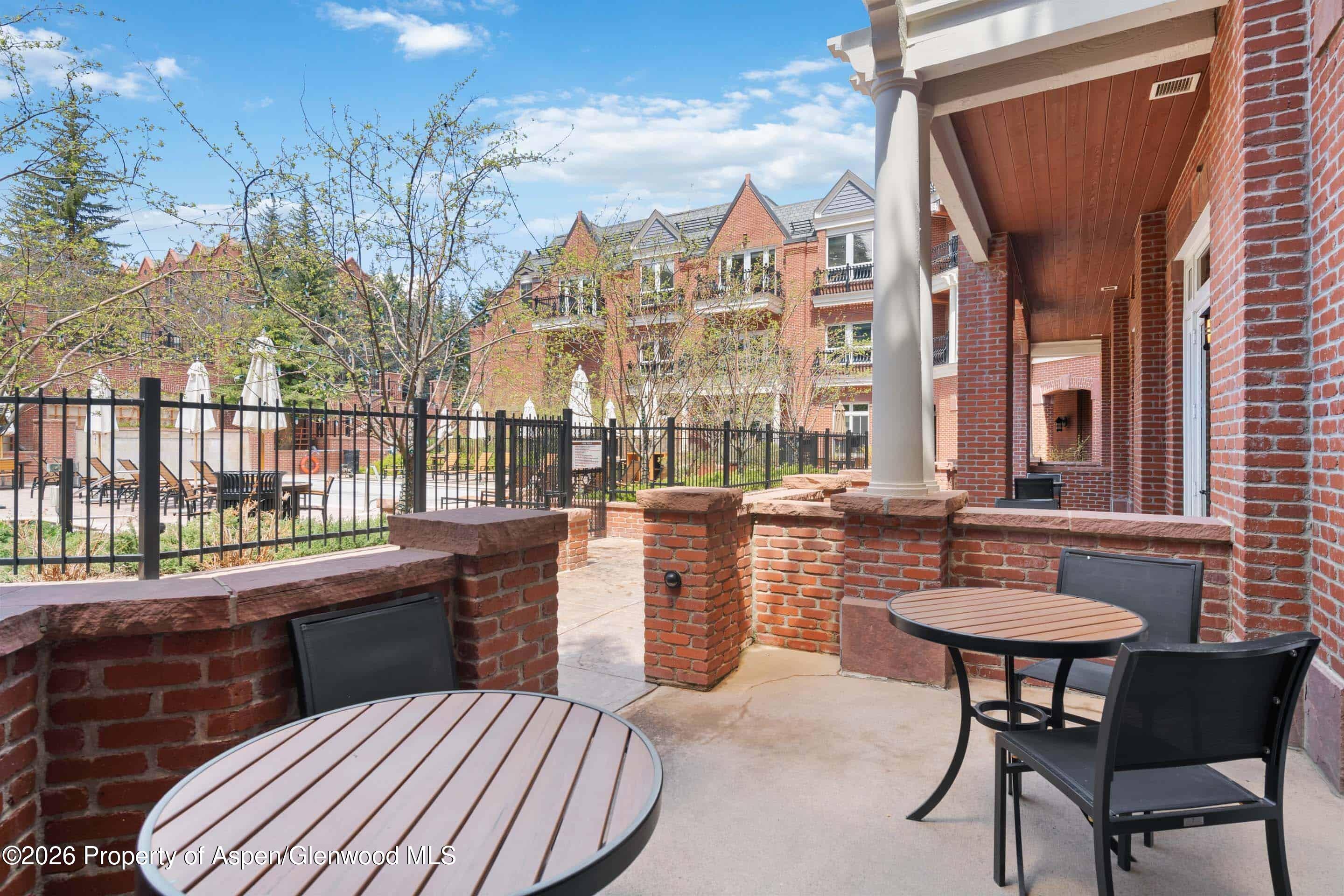 415 E Dean St, Unit 8, Week 10