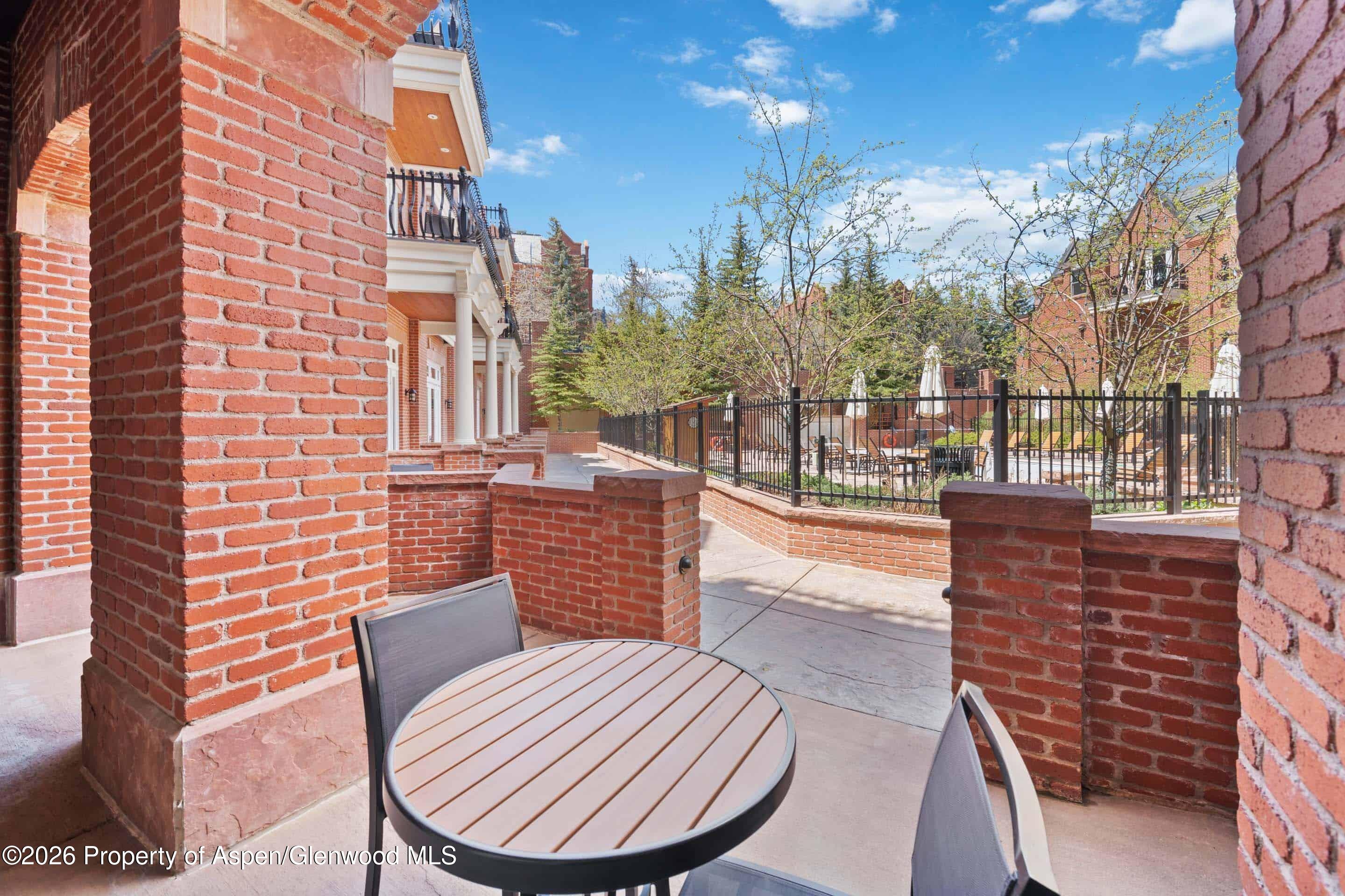 415 E Dean St, Unit 8, Week 12