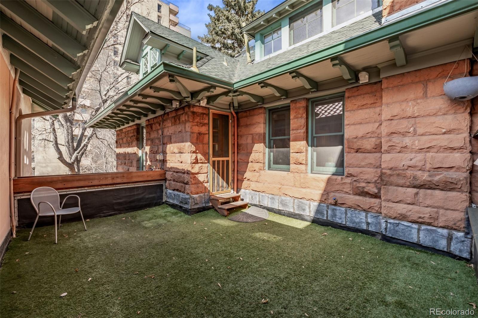 1034 N Logan Street Unit: 2W