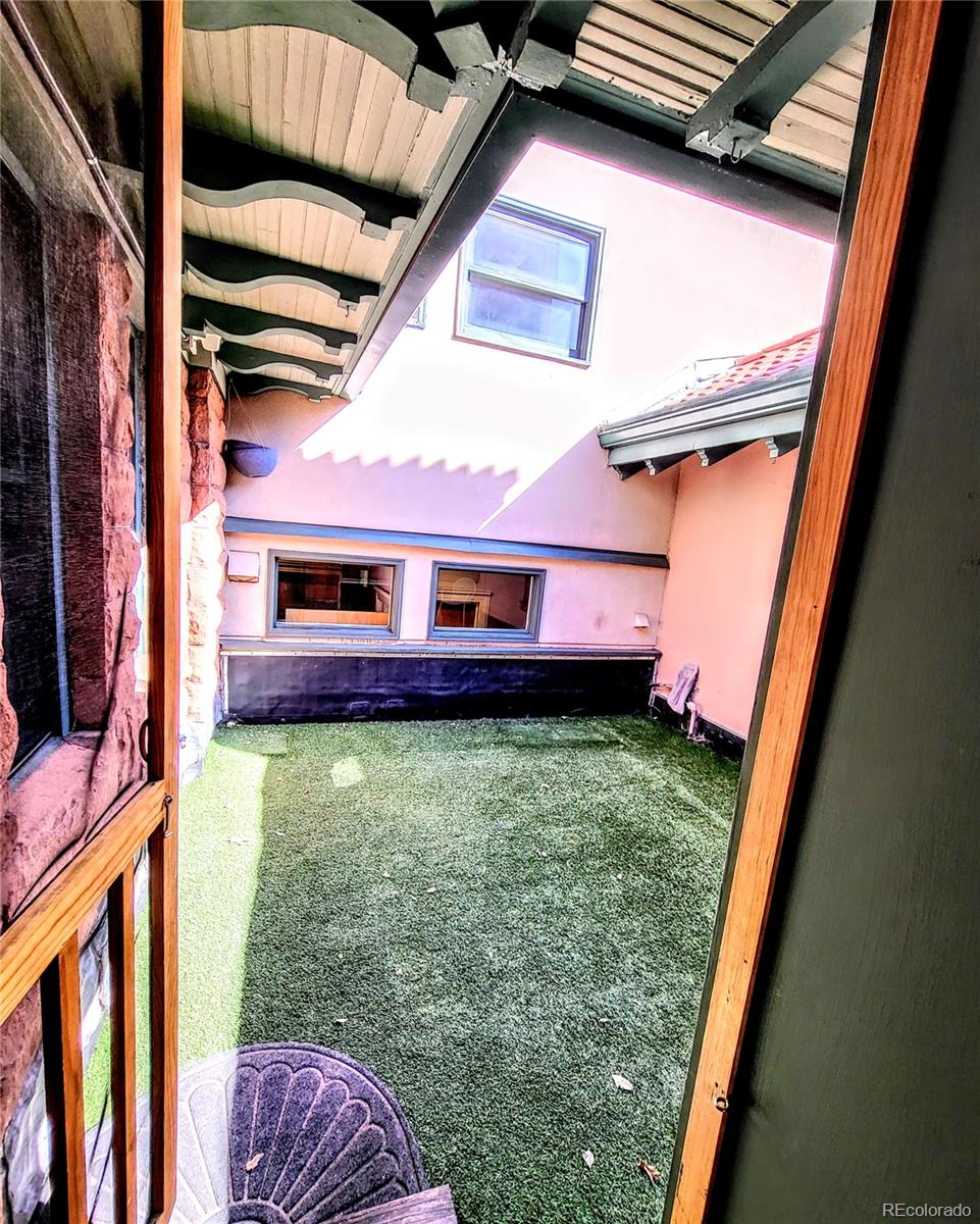 1034 N Logan Street Unit: 2W