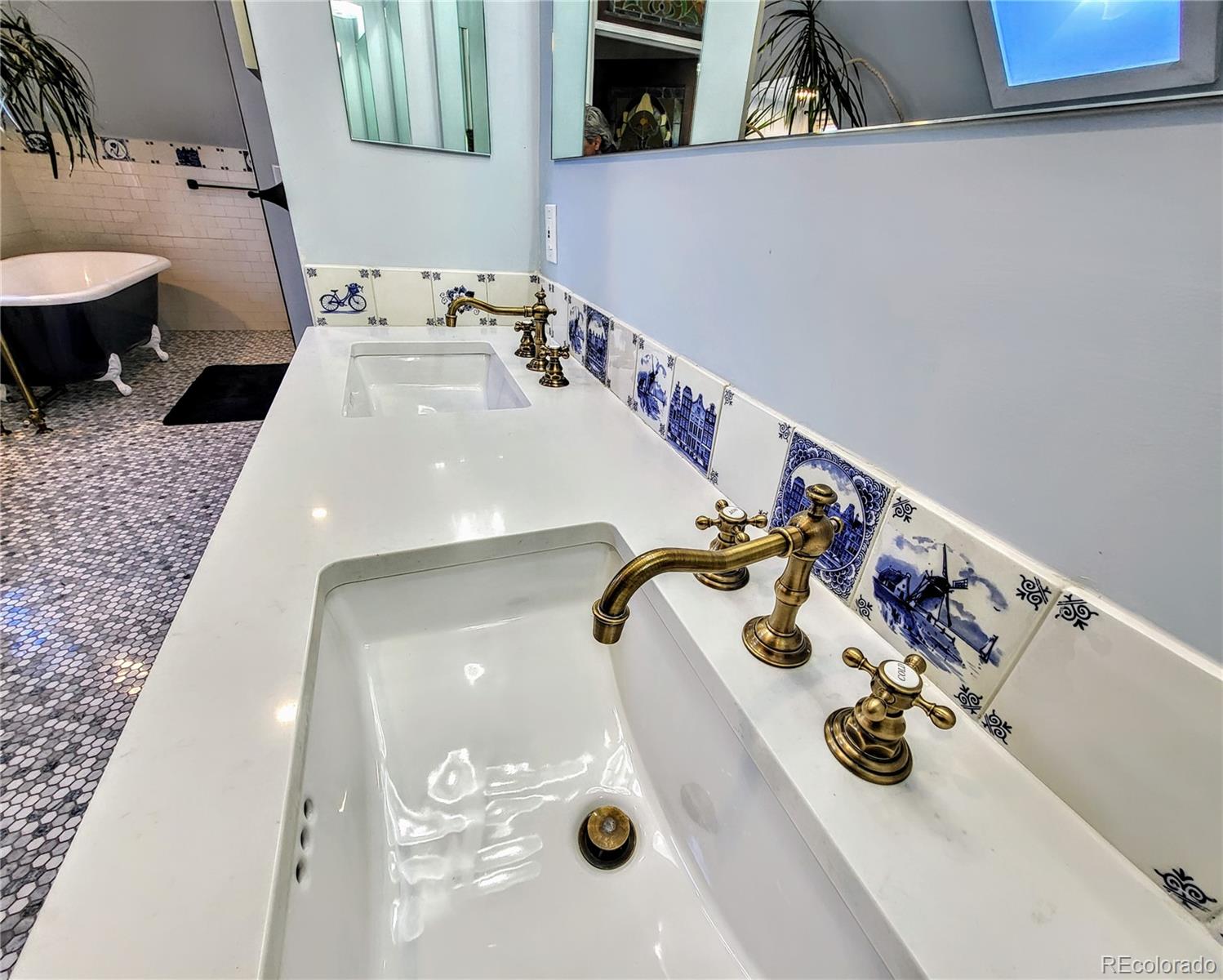 1034 N Logan Street Unit: 2W