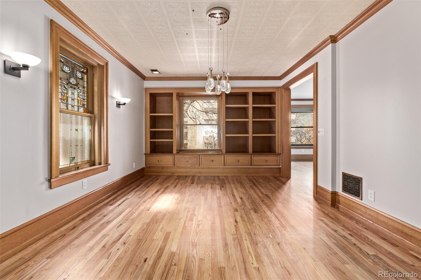 1034 N Logan Street Unit: 2W