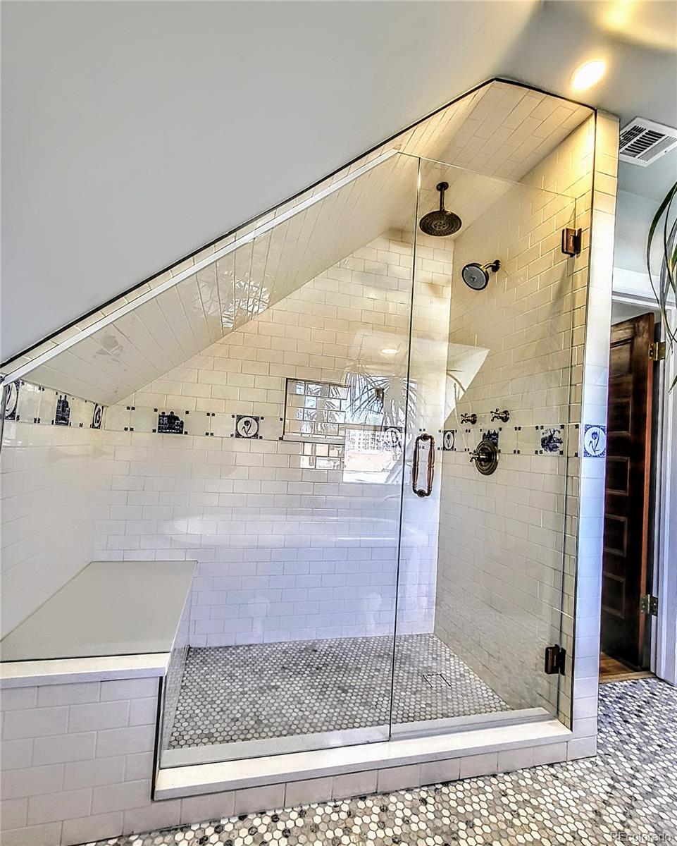1034 N Logan Street Unit: 2W