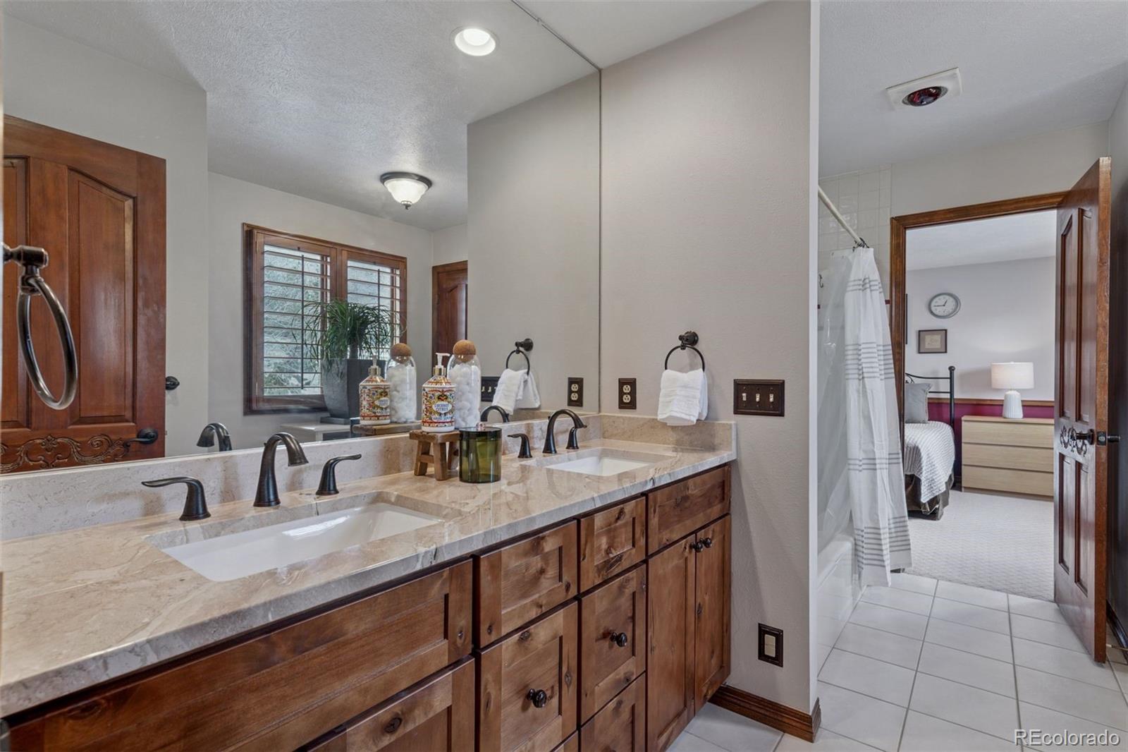 5 Tamarade Drive