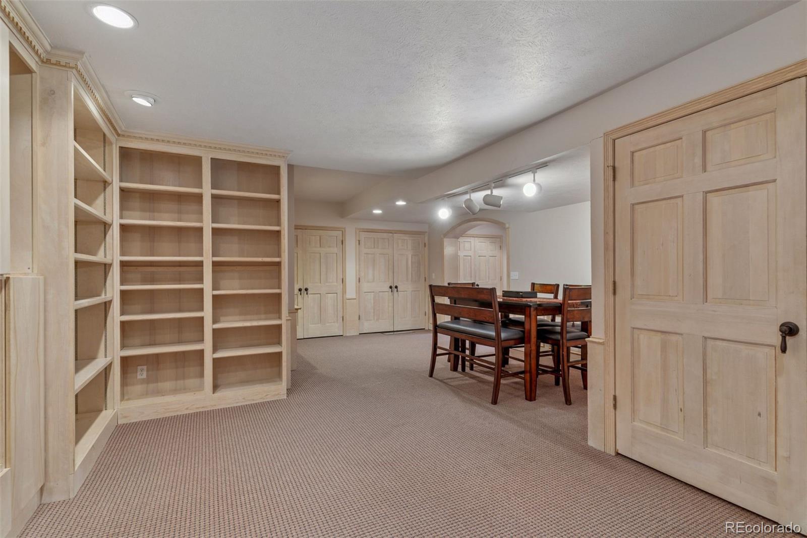 5 Tamarade Drive