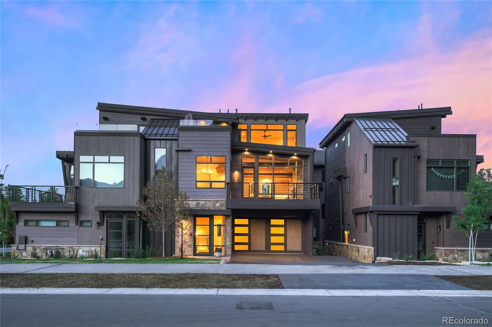 318 S 2nd Avenue