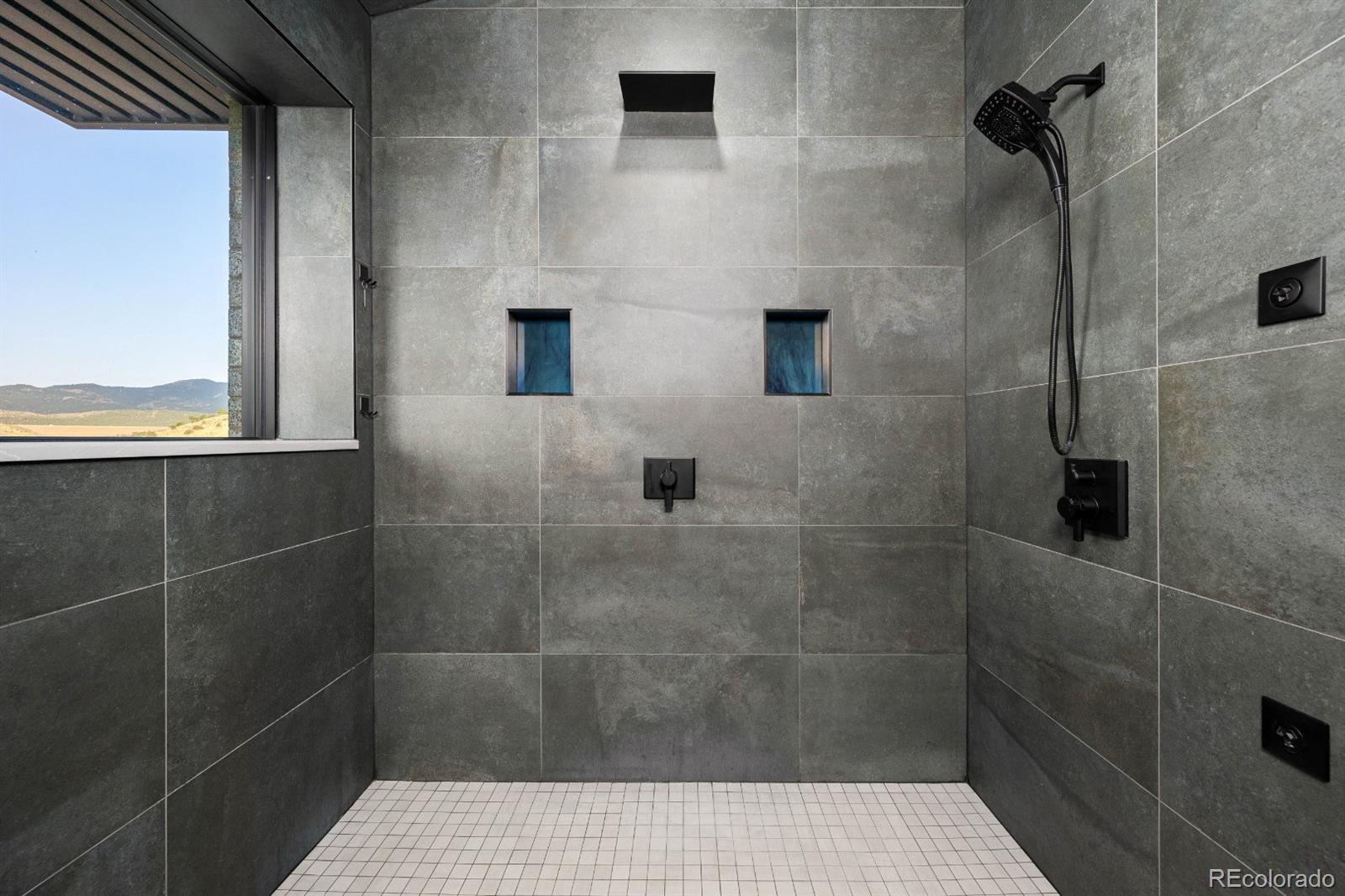 6502 & 6200 Kiva Ridge Drive
