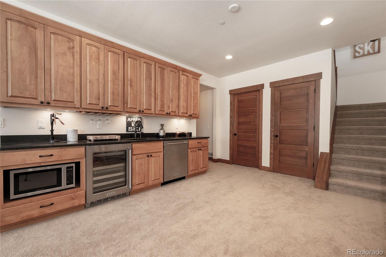1745 Pioneer Trail