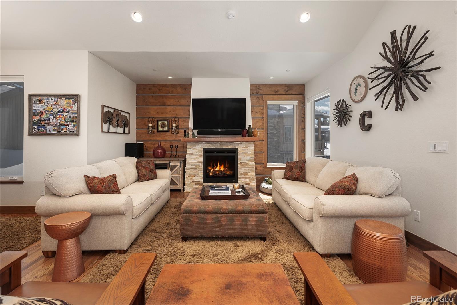 1745 Pioneer Trail