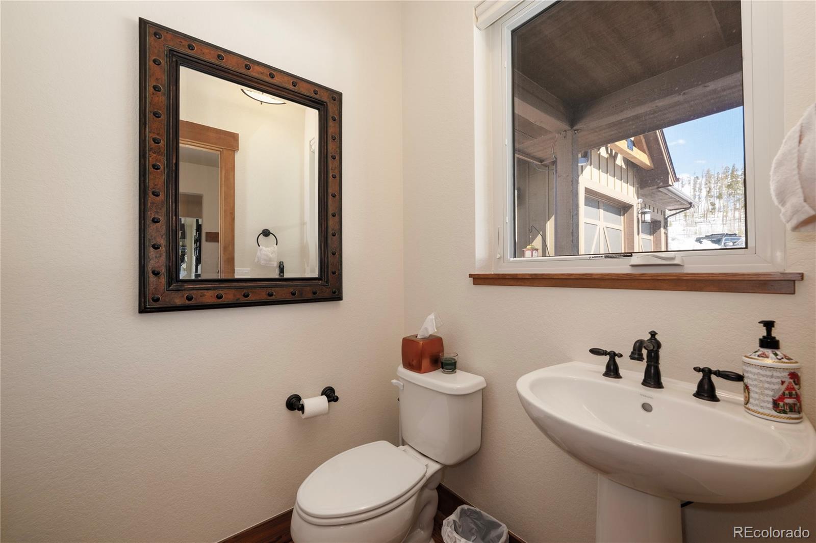 1745 Pioneer Trail