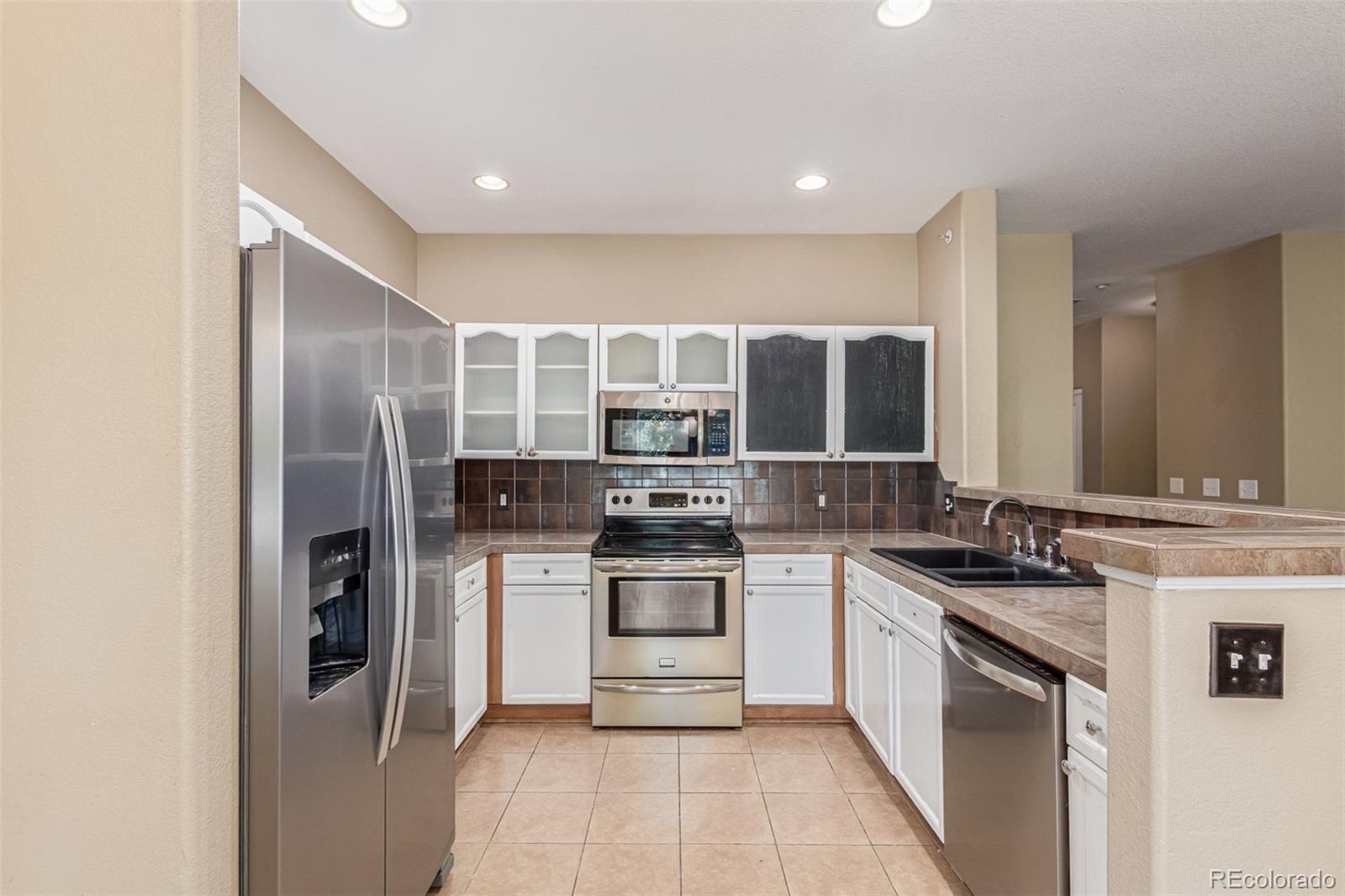 8427 S Hoyt Way Unit: 107
