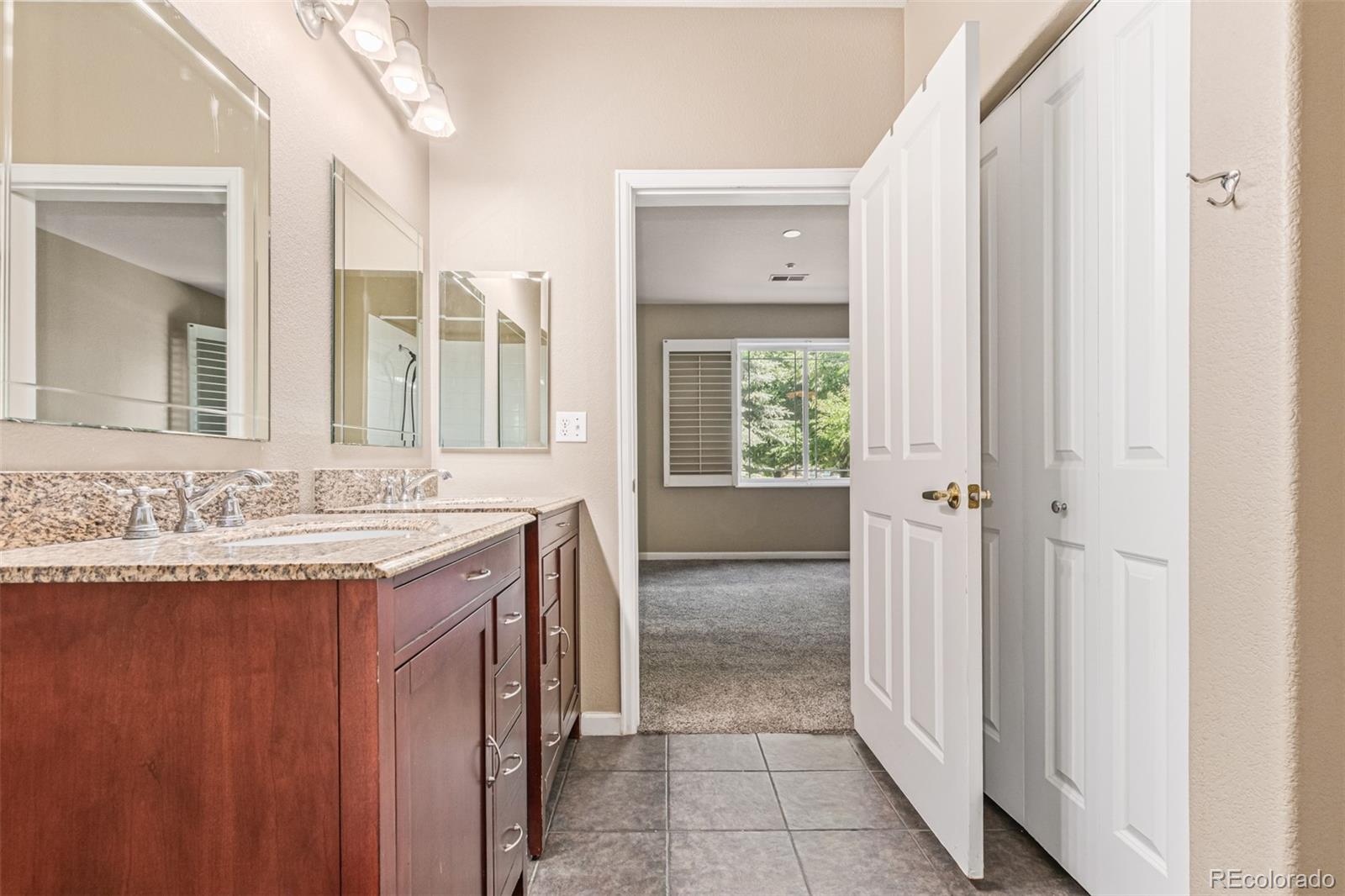 8427 S Hoyt Way Unit: 107