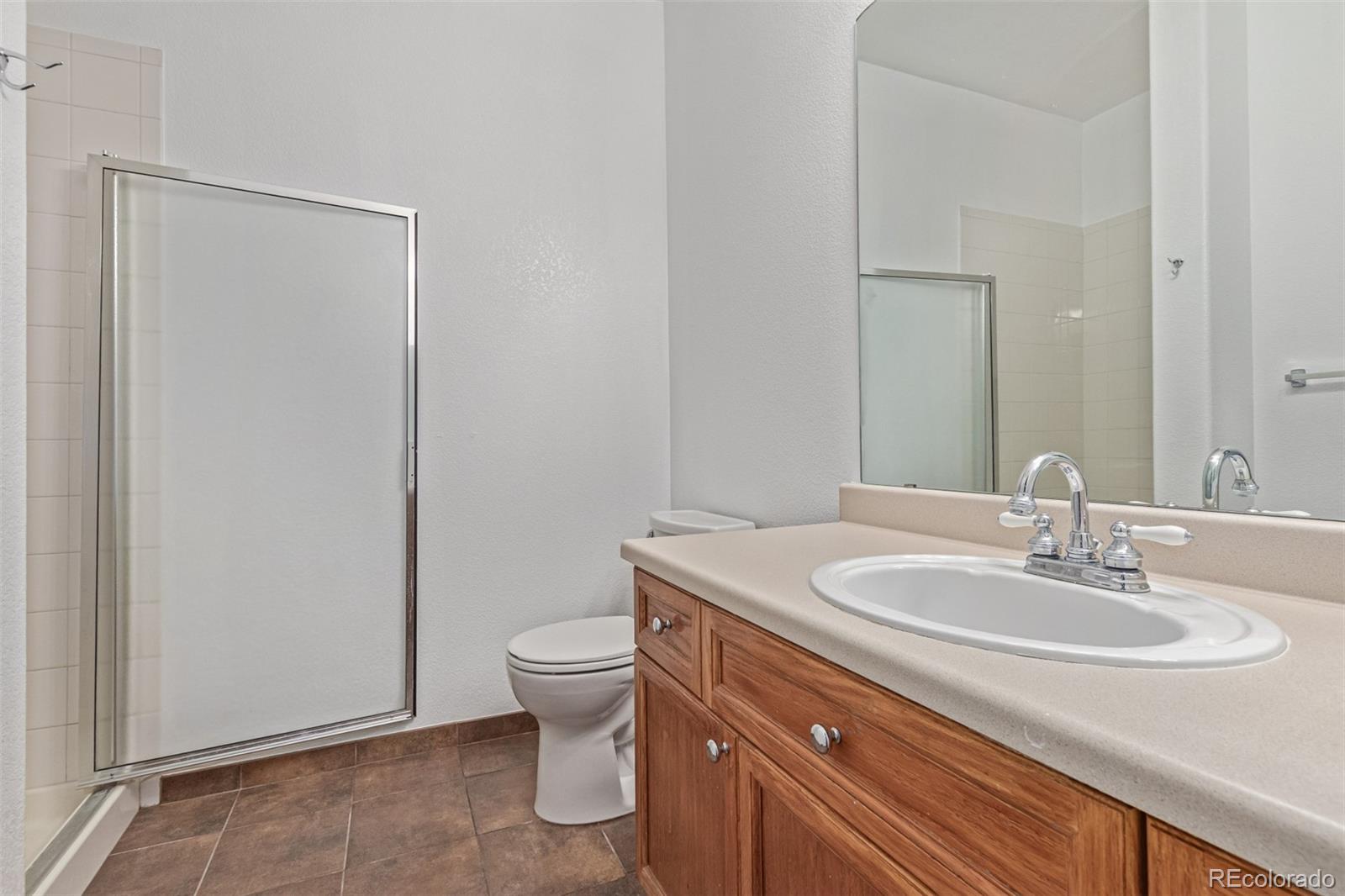 8427 S Hoyt Way Unit: 107