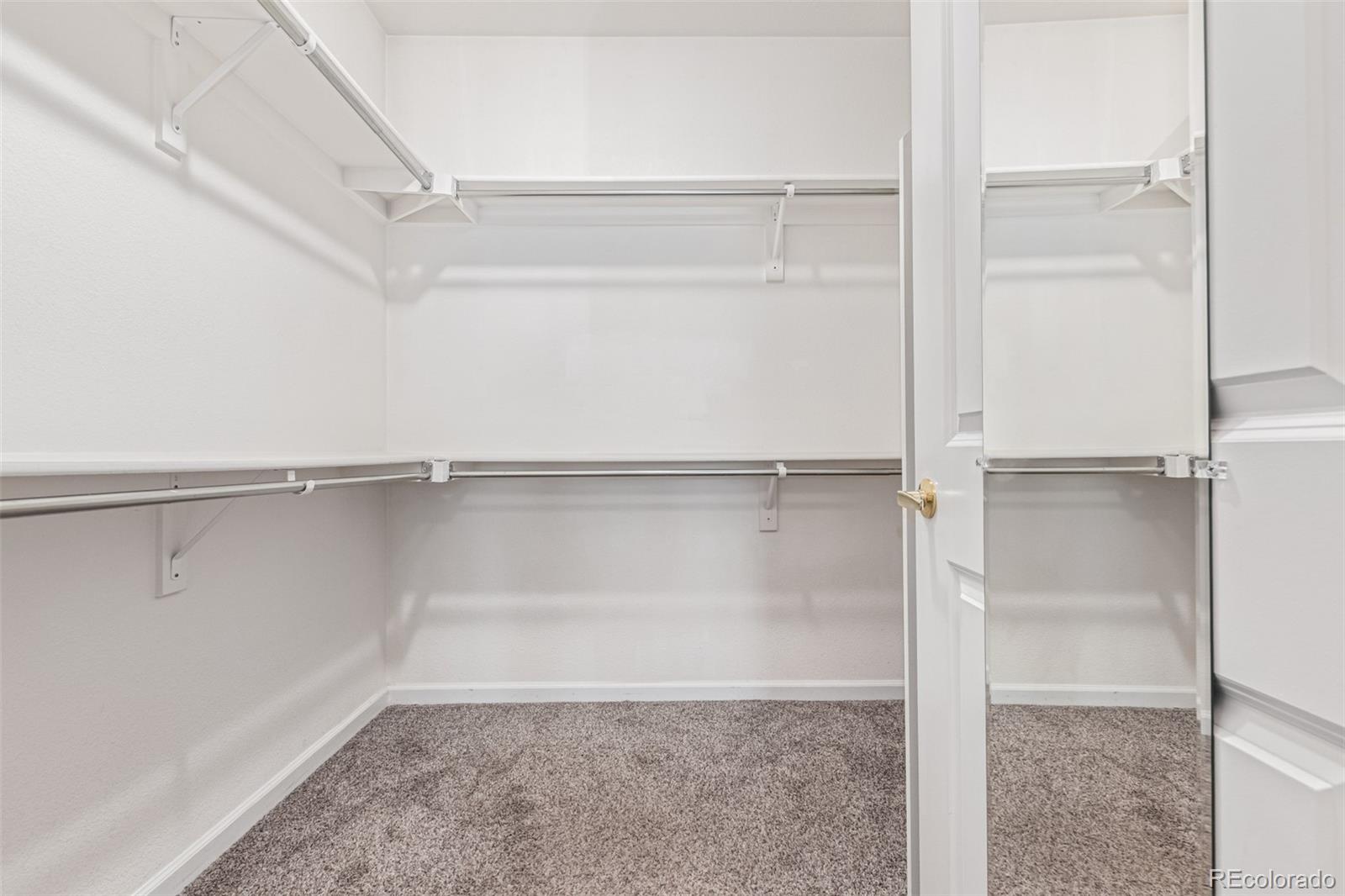 8427 S Hoyt Way Unit: 107