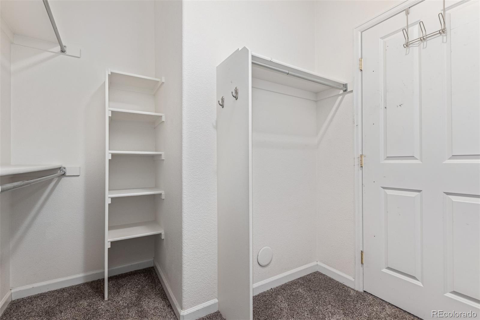 8427 S Hoyt Way Unit: 107