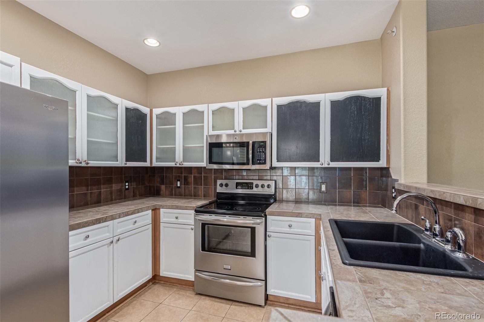 8427 S Hoyt Way Unit: 107