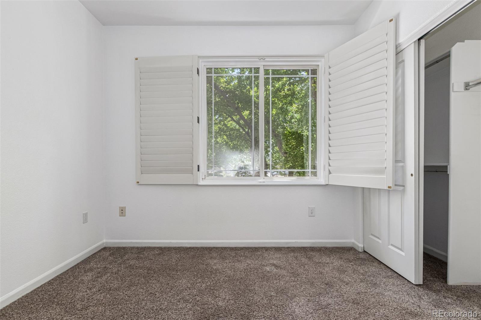 8427 S Hoyt Way Unit: 107