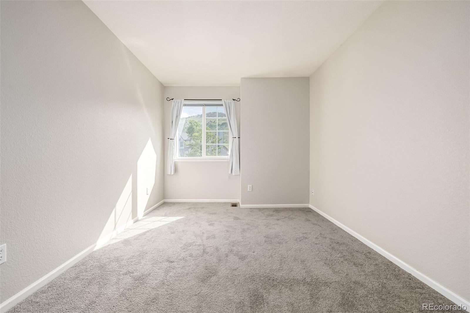 670 Somerset Drive