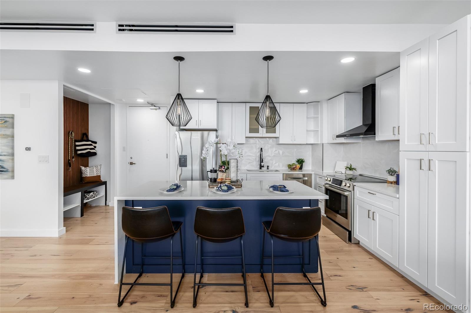 1201 N Williams Street Unit: 14B