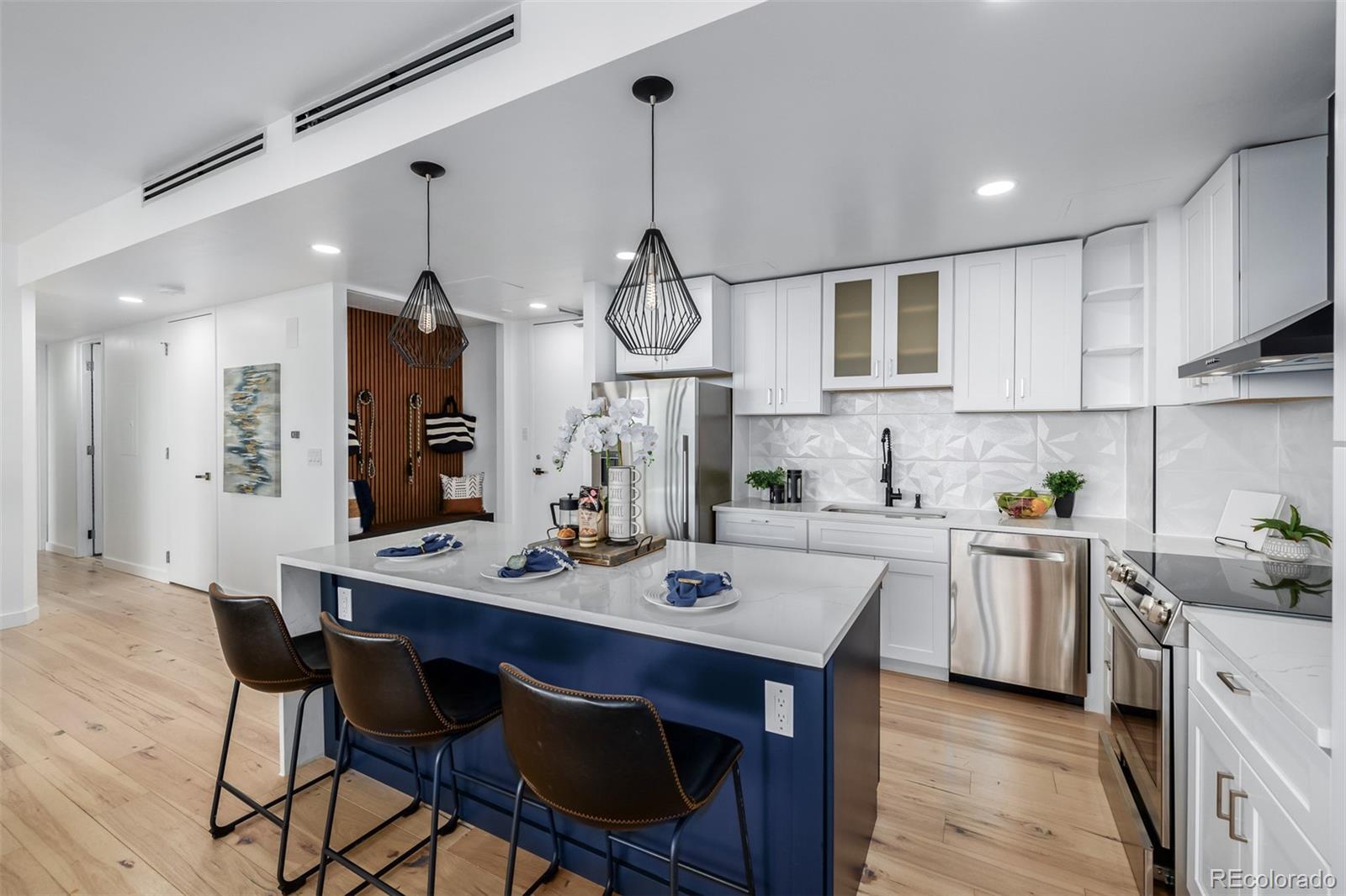 1201 N Williams Street Unit: 14B