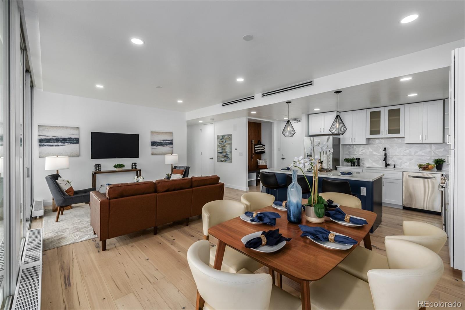 1201 N Williams Street Unit: 14B