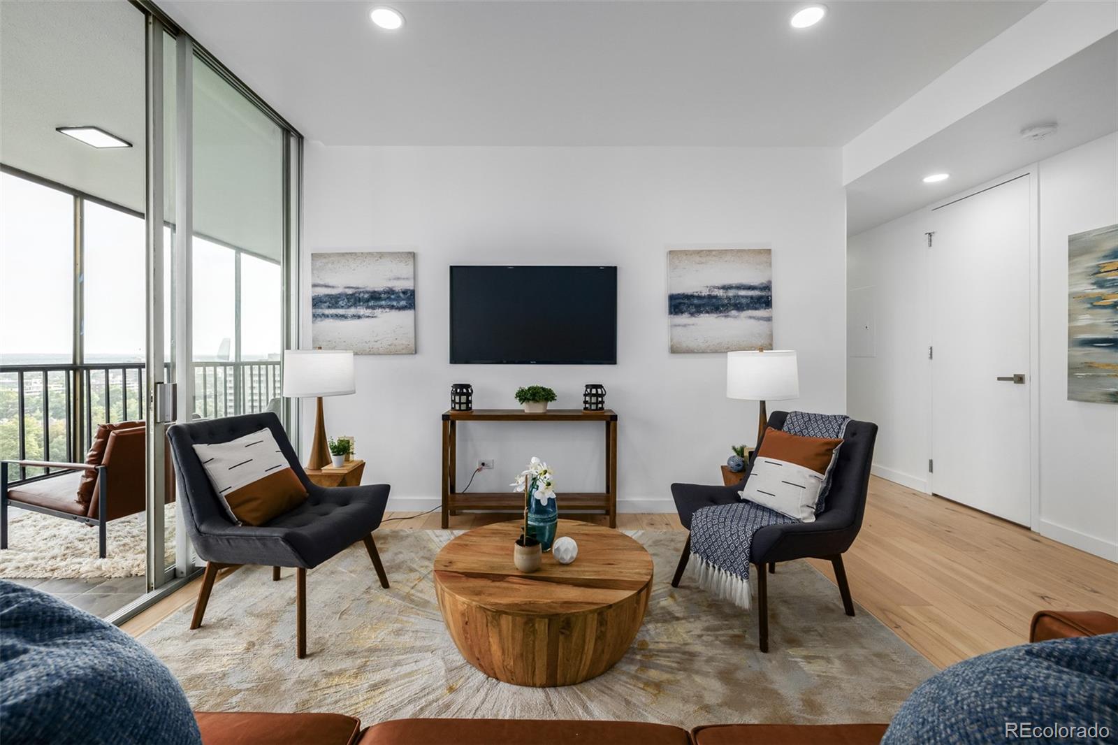 1201 N Williams Street Unit: 14B