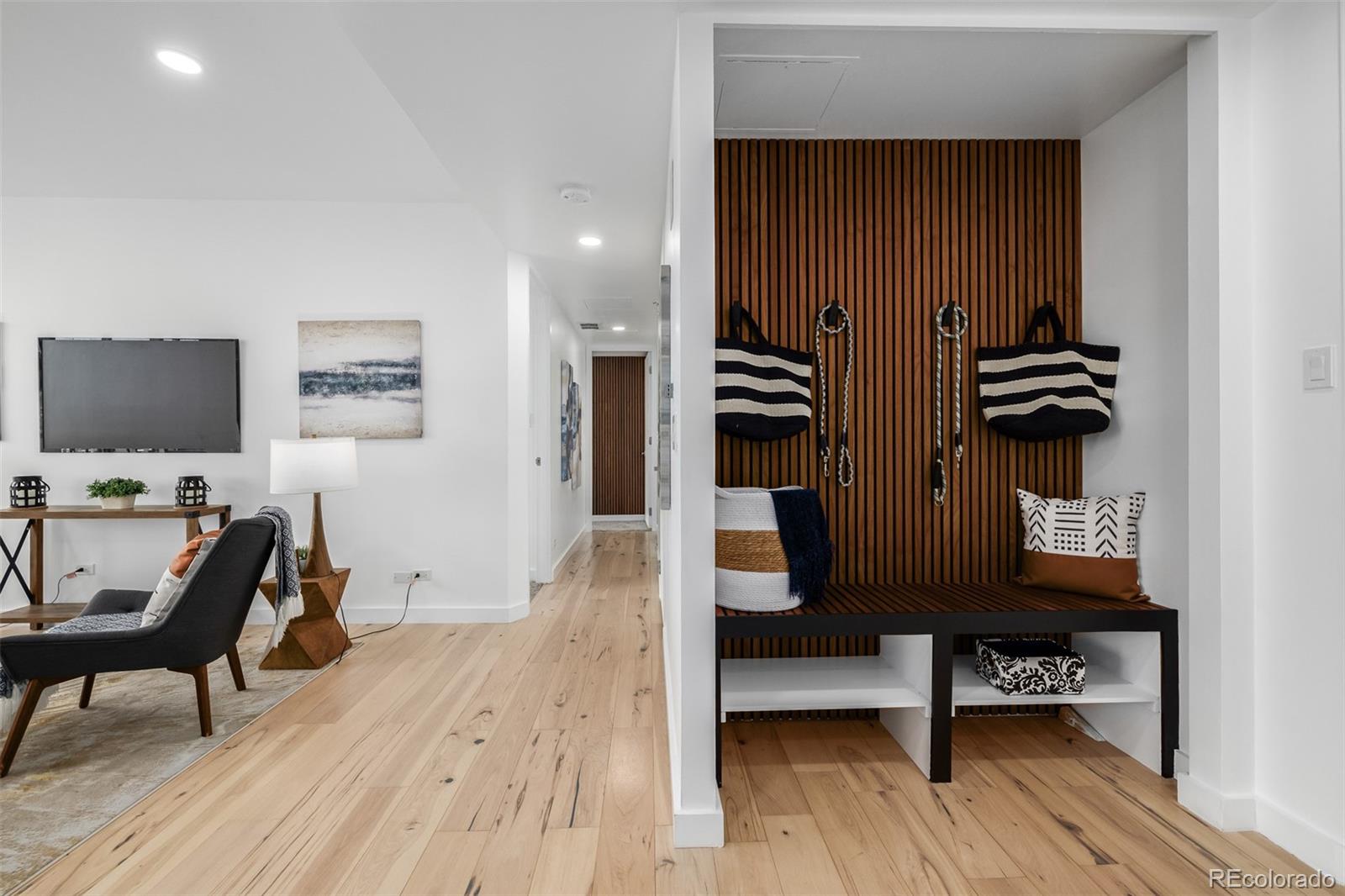 1201 N Williams Street Unit: 14B