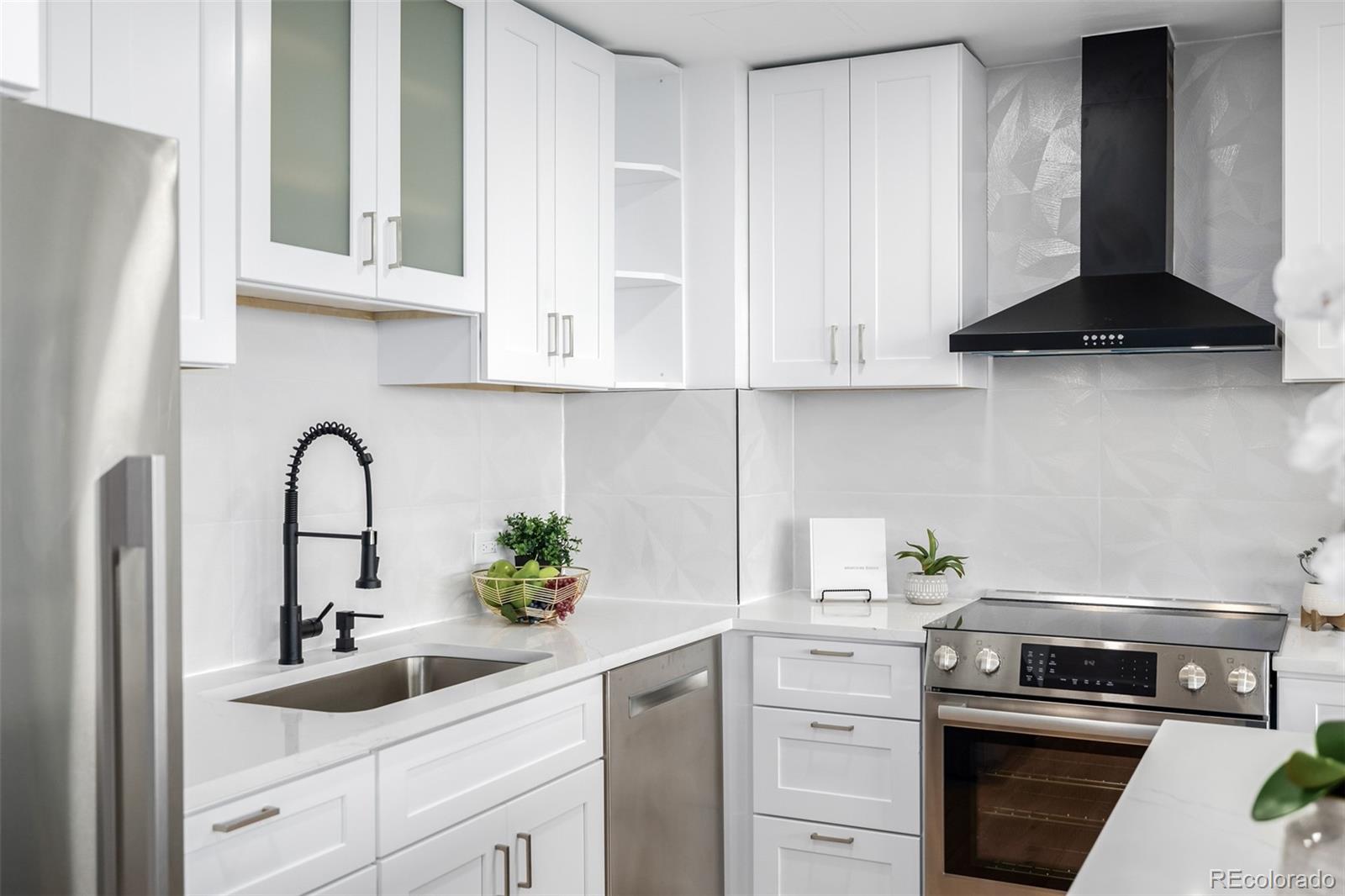 1201 N Williams Street Unit: 14B