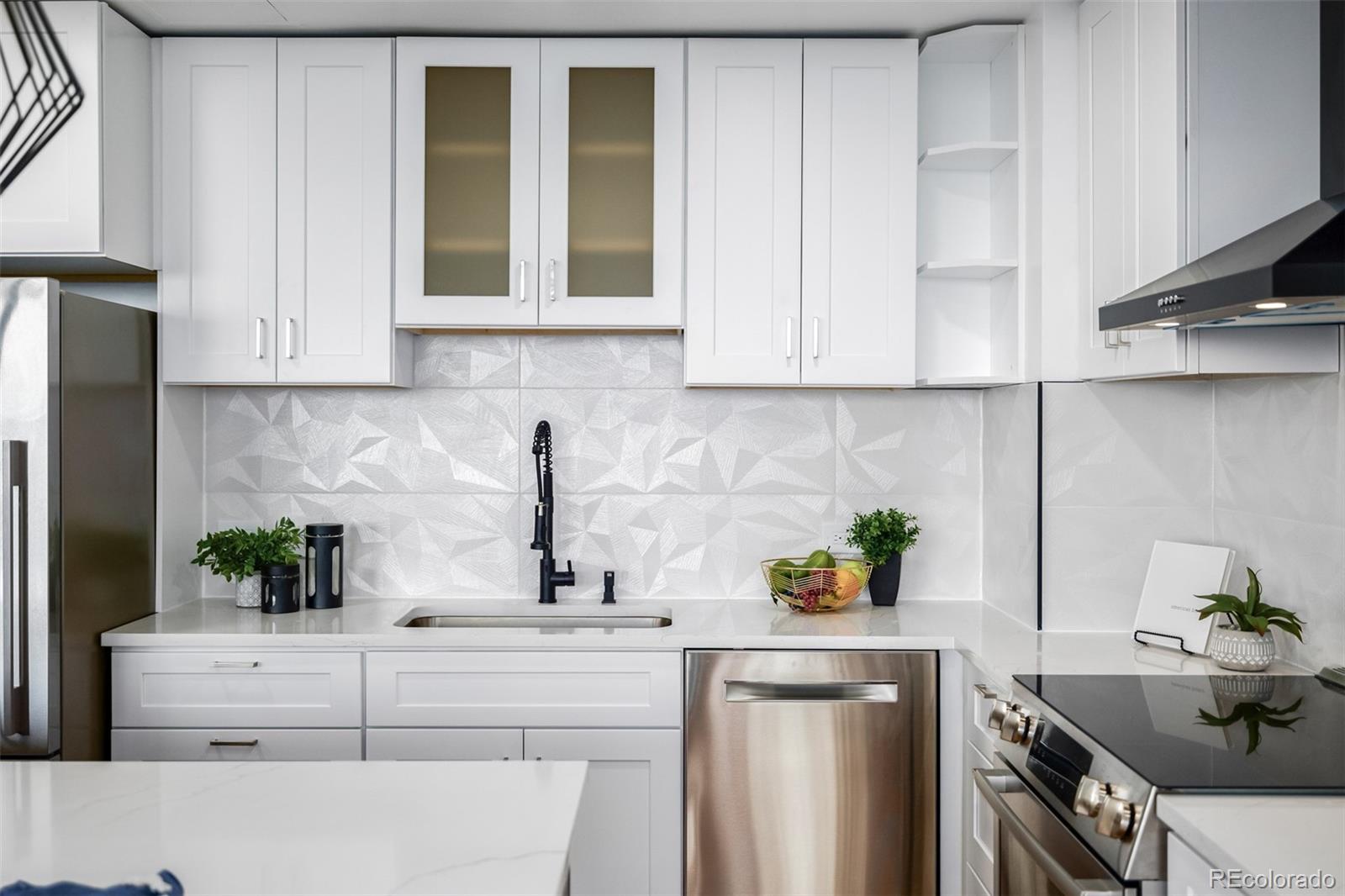 1201 N Williams Street Unit: 14B