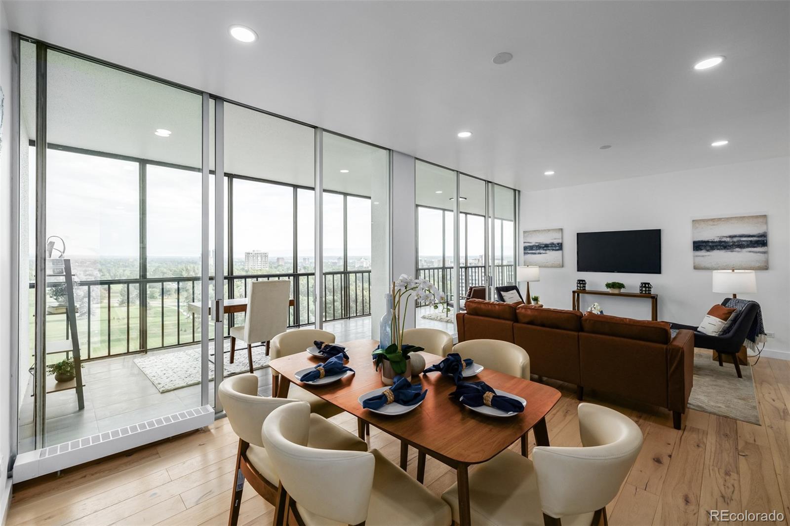 1201 N Williams Street Unit: 14B