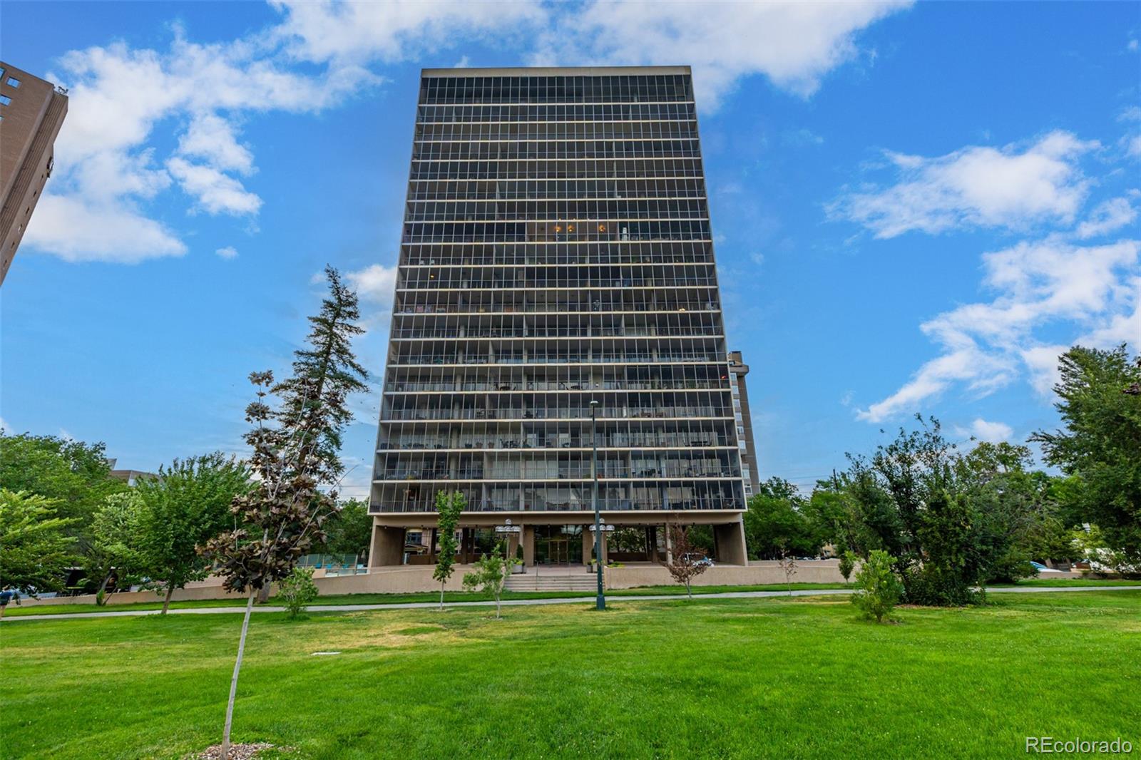 1201 N Williams Street Unit: 14B
