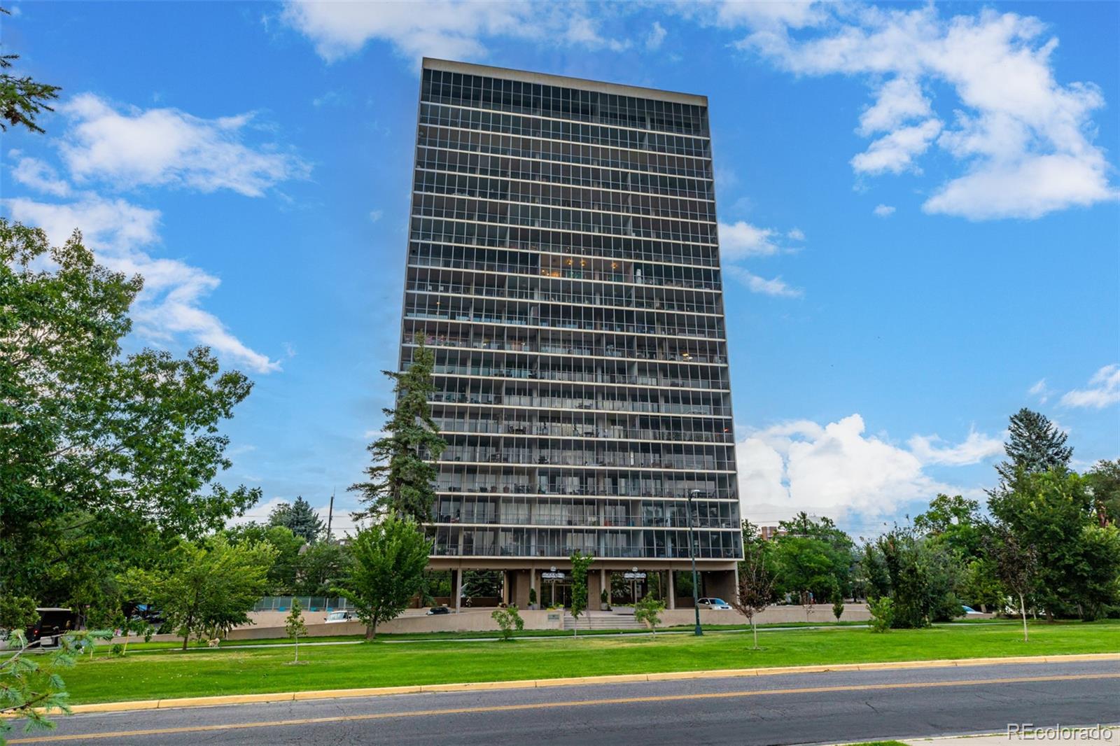 1201 N Williams Street Unit: 14B