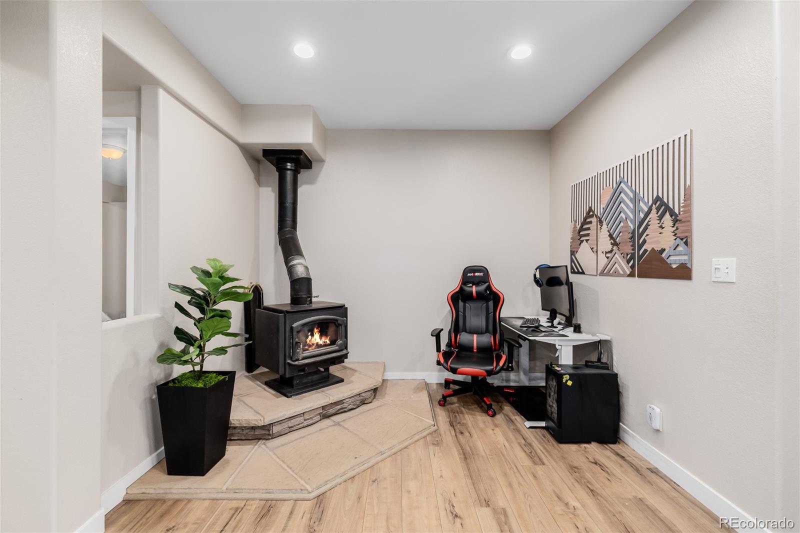 556 Crystola Court