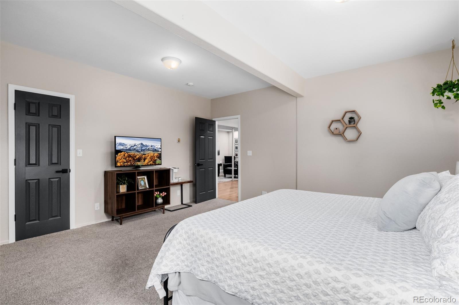 556 Crystola Court