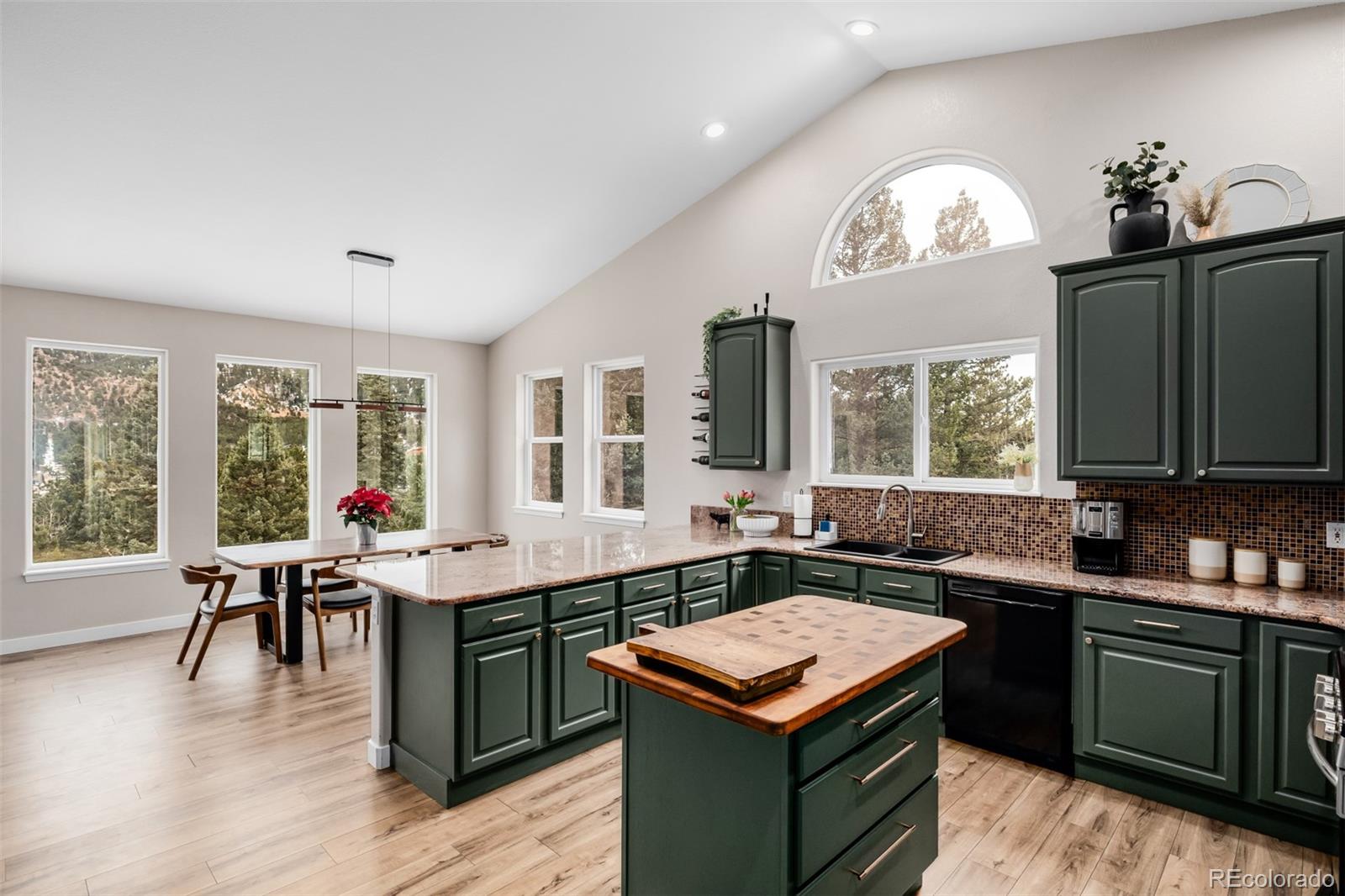 556 Crystola Court