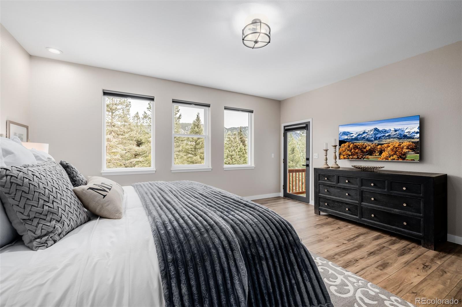 556 Crystola Court