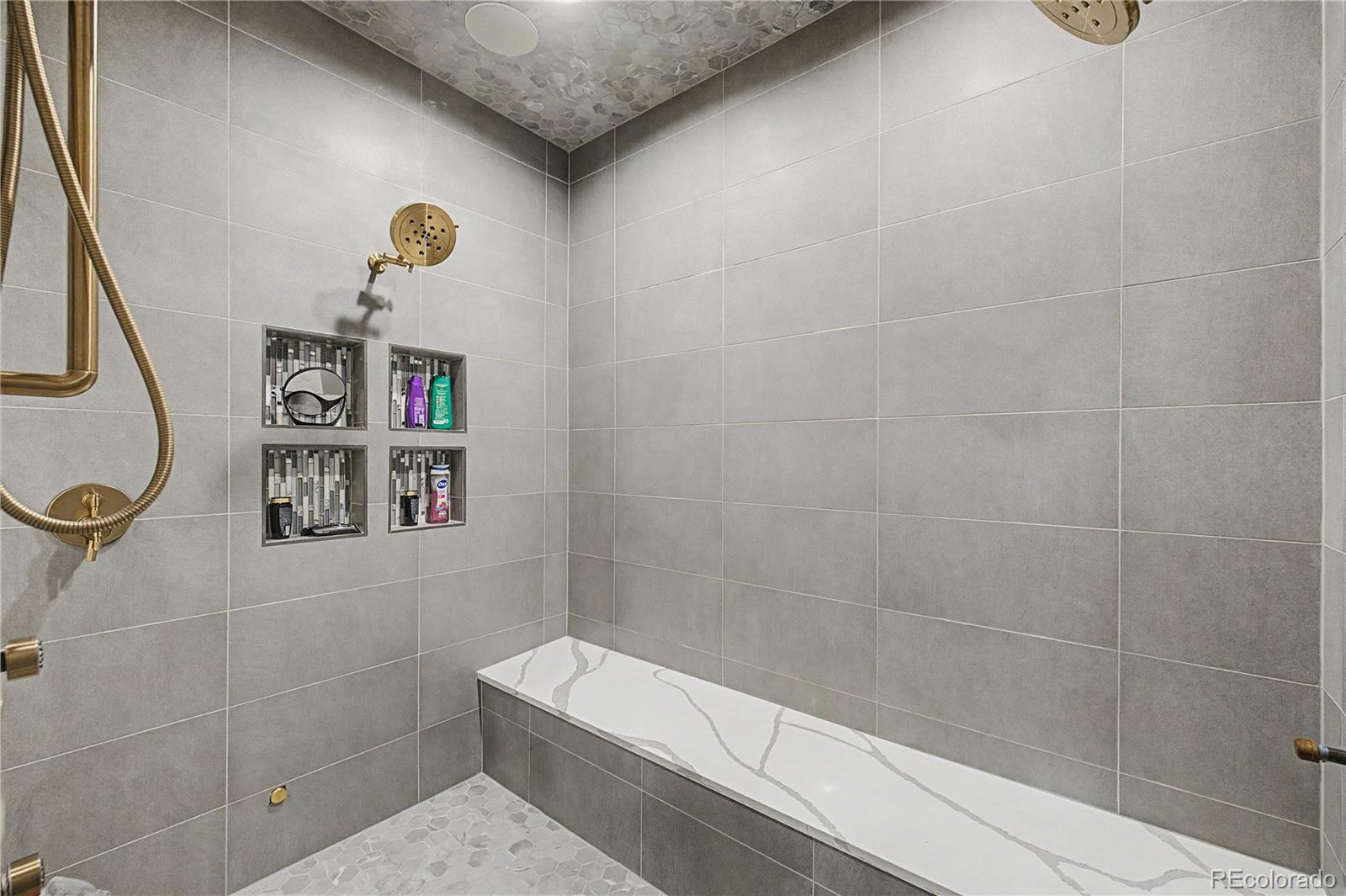 5828 Aspen Leaf Drive