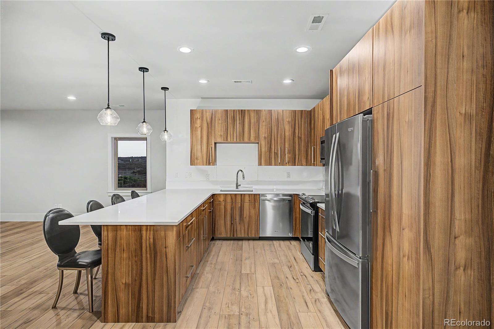 5828 Aspen Leaf Drive