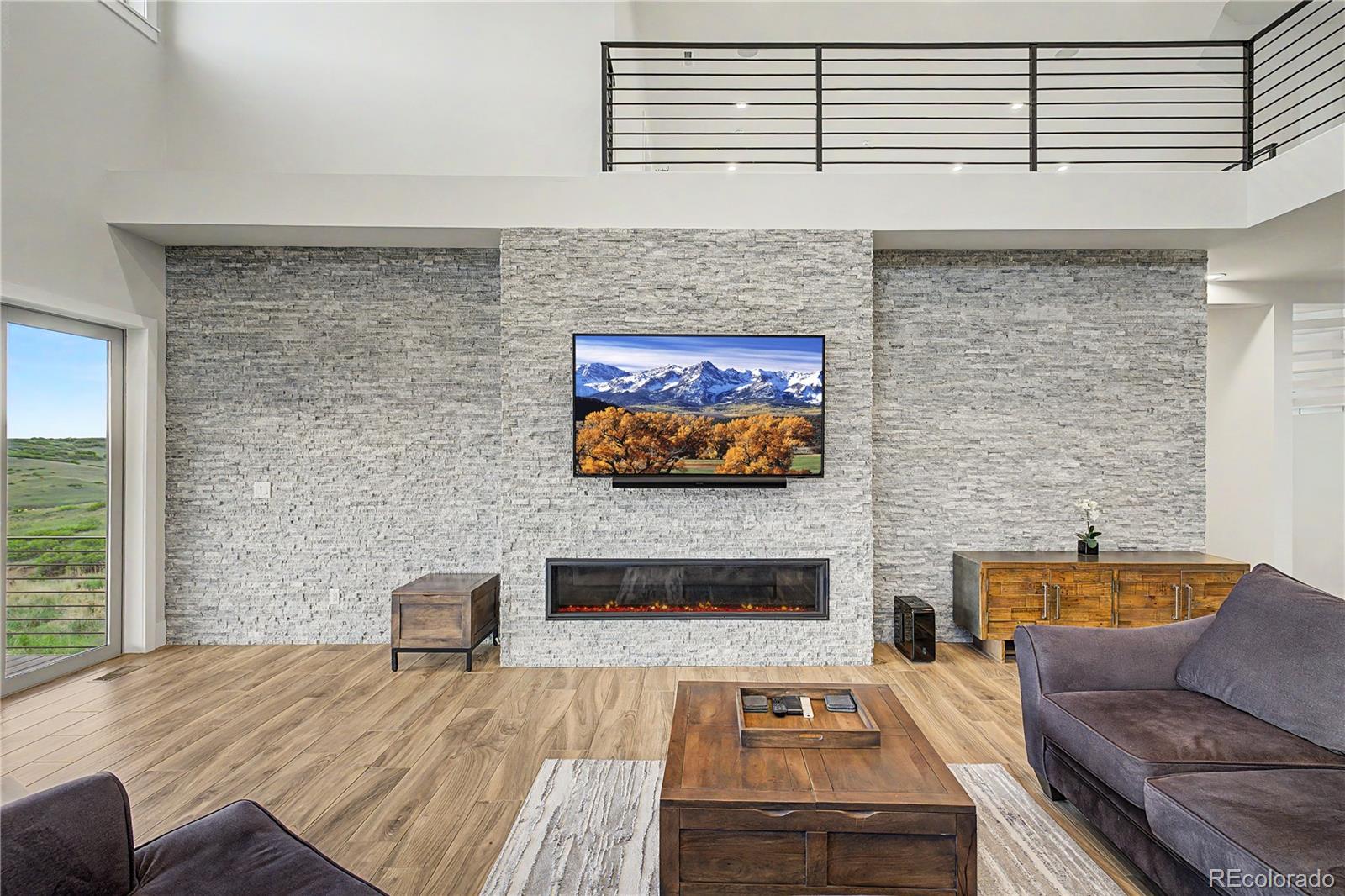 5828 Aspen Leaf Drive