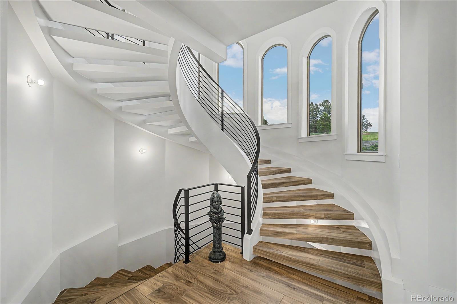 5828 Aspen Leaf Drive