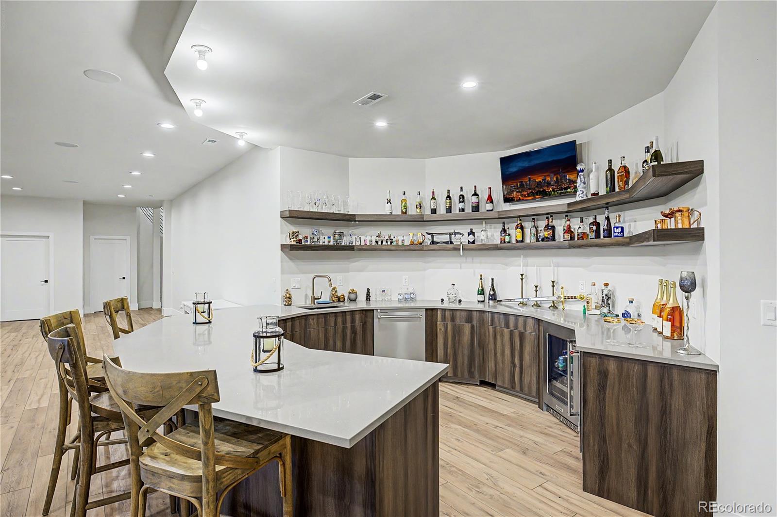 5828 Aspen Leaf Drive