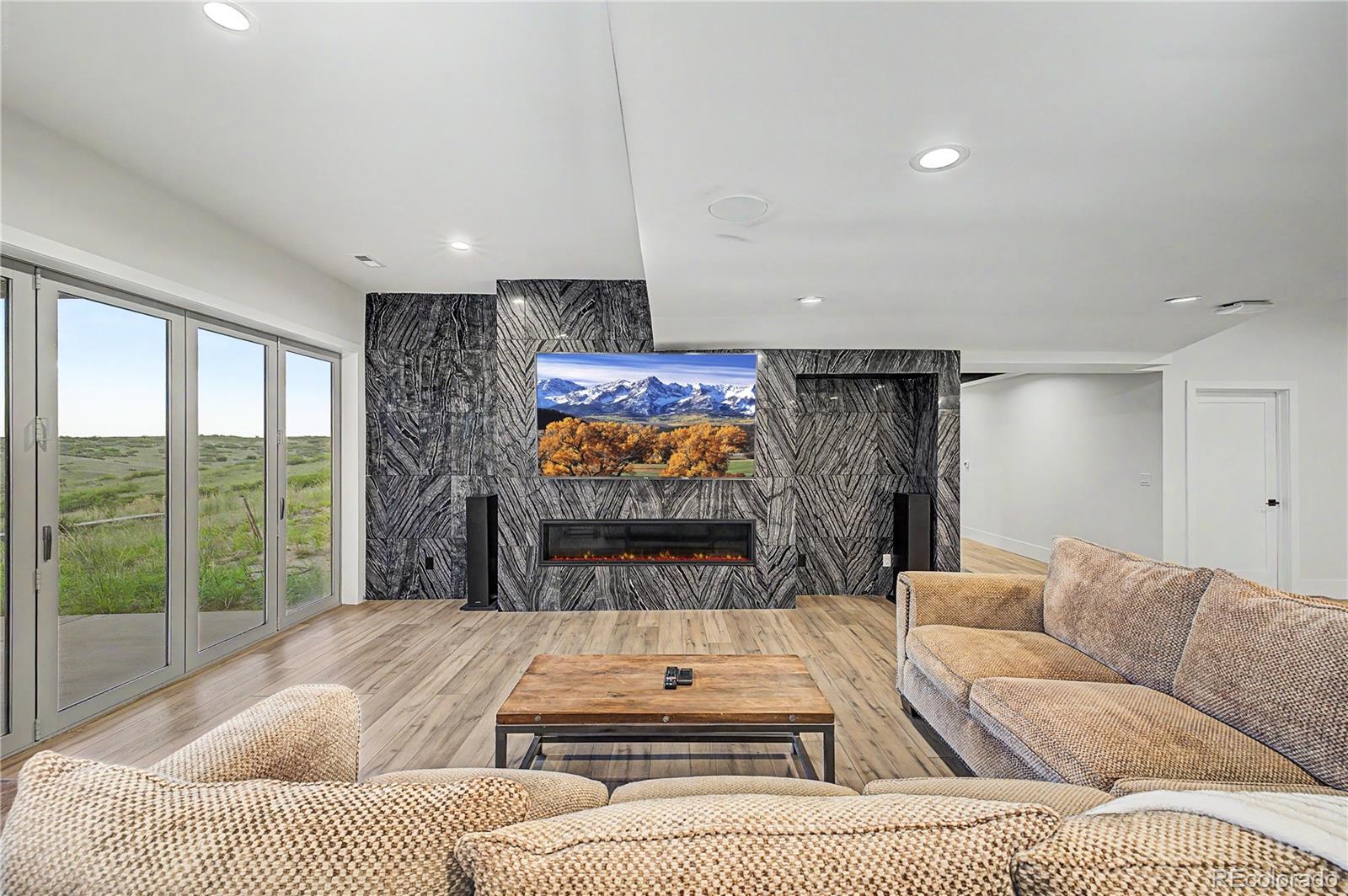 5828 Aspen Leaf Drive