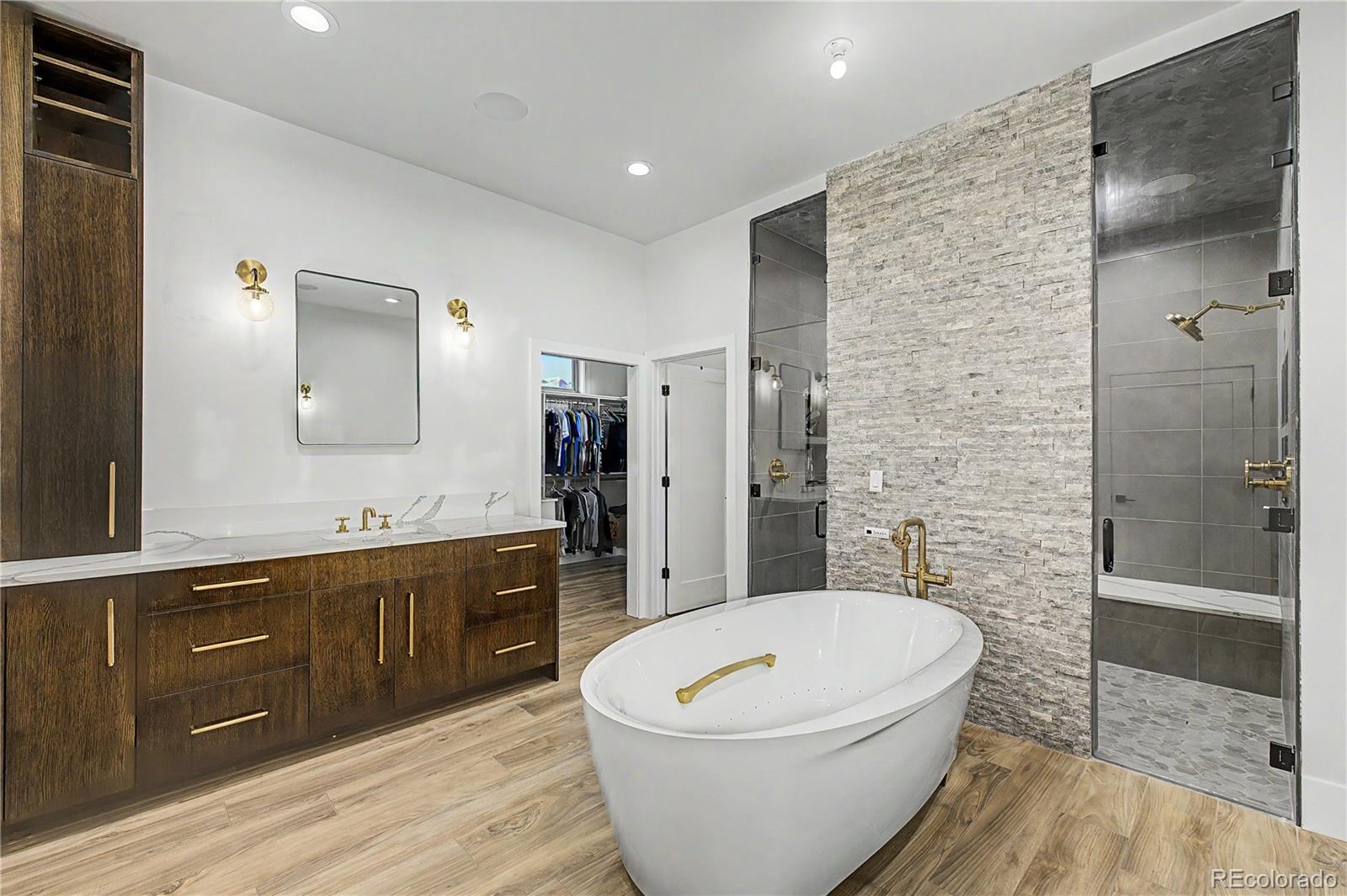 5828 Aspen Leaf Drive