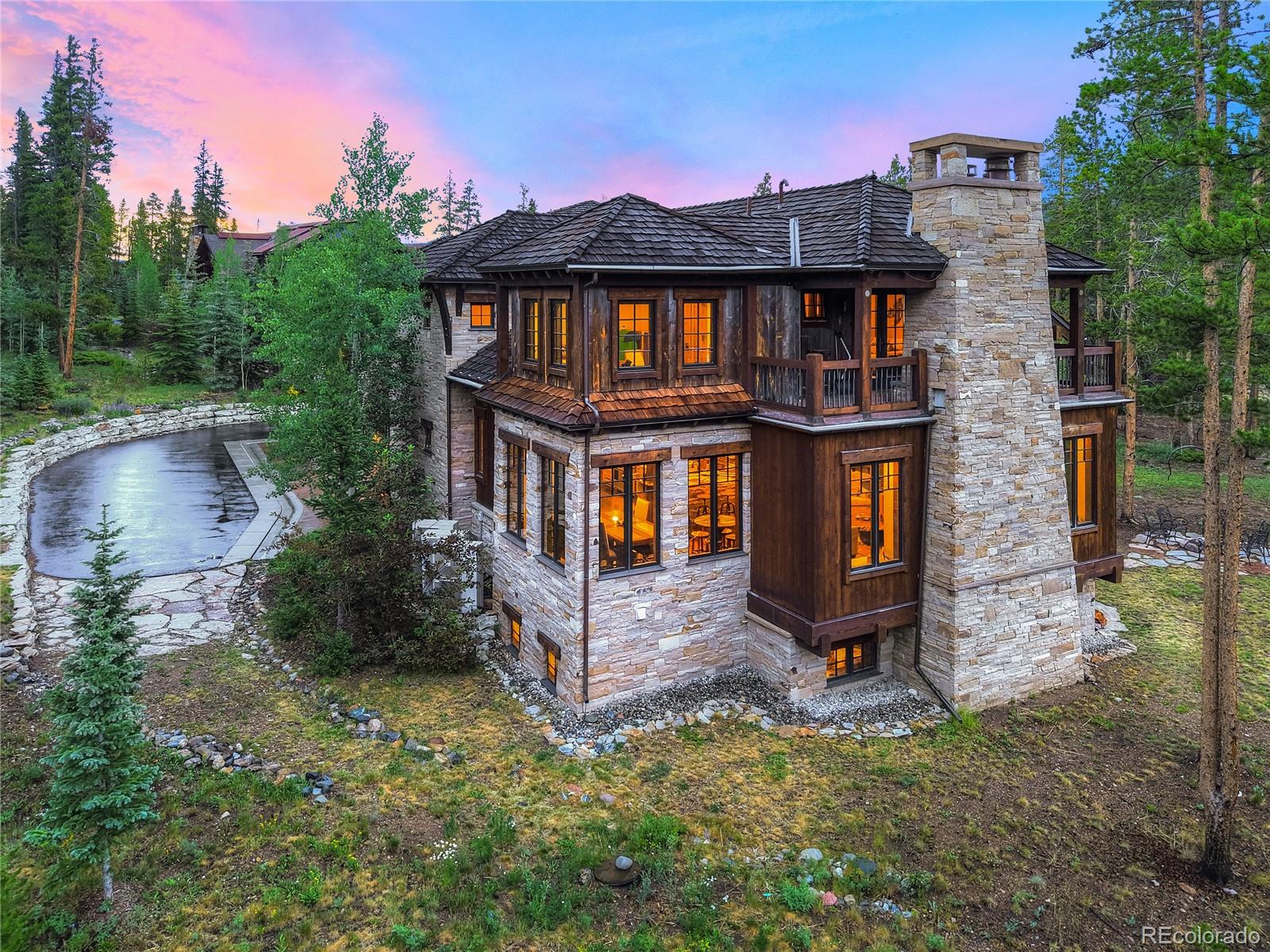 327 Peerless Drive