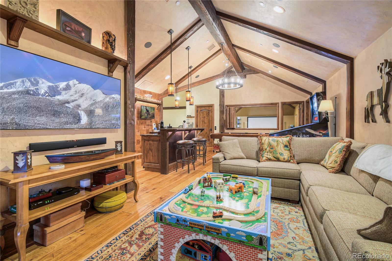 327 Peerless Drive