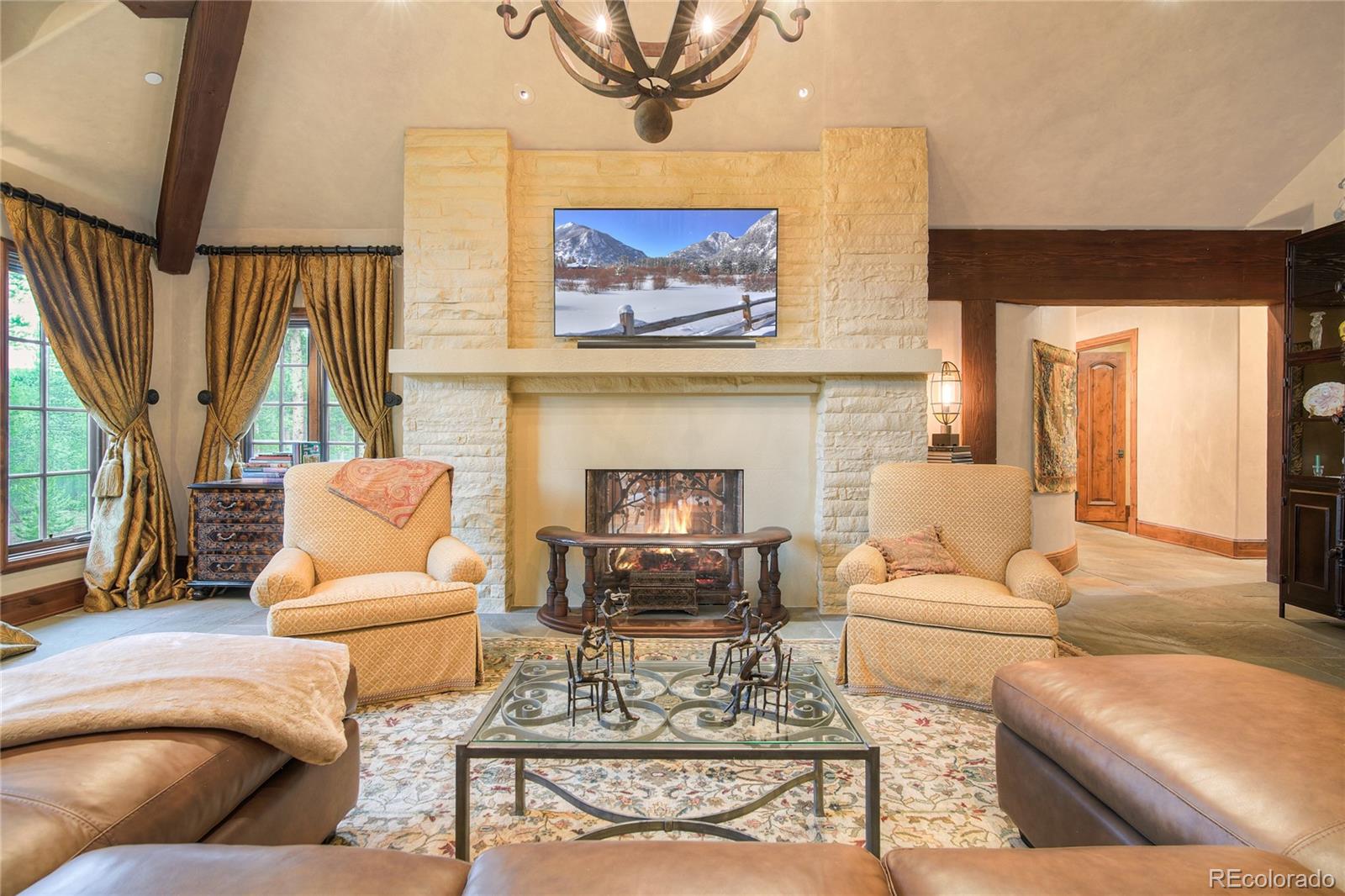 327 Peerless Drive