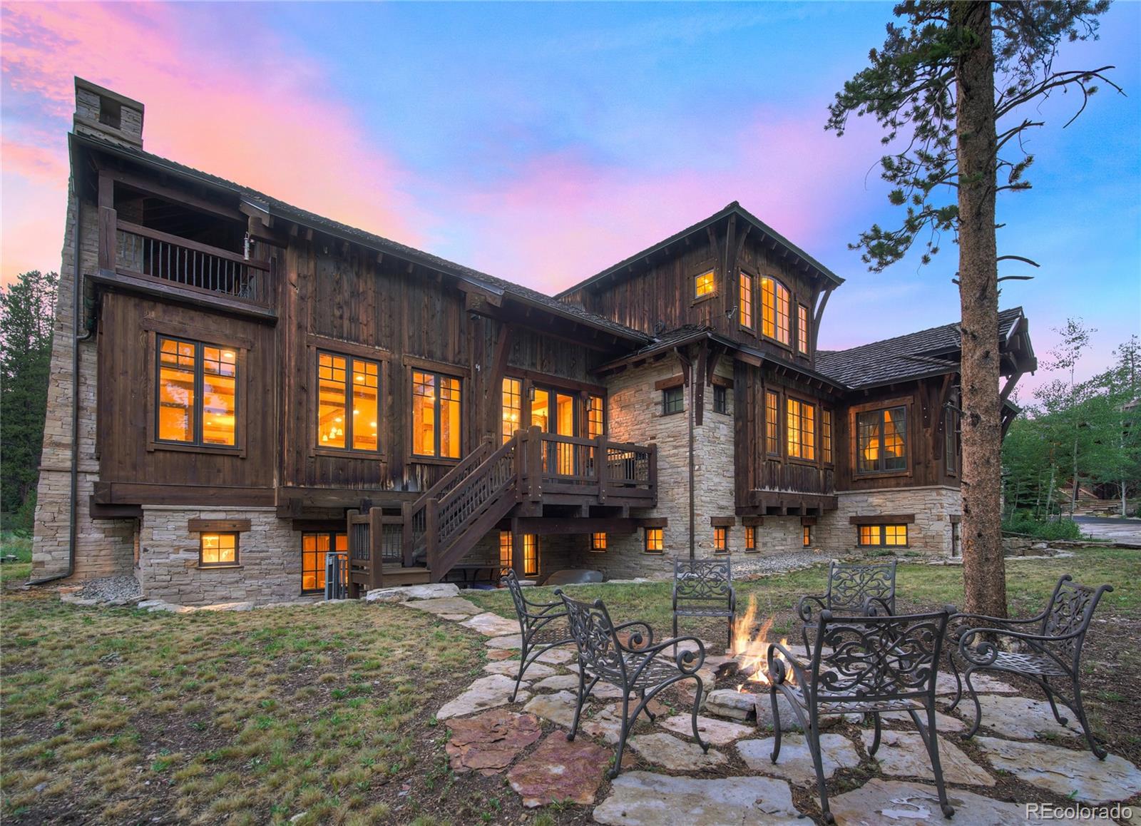 327 Peerless Drive